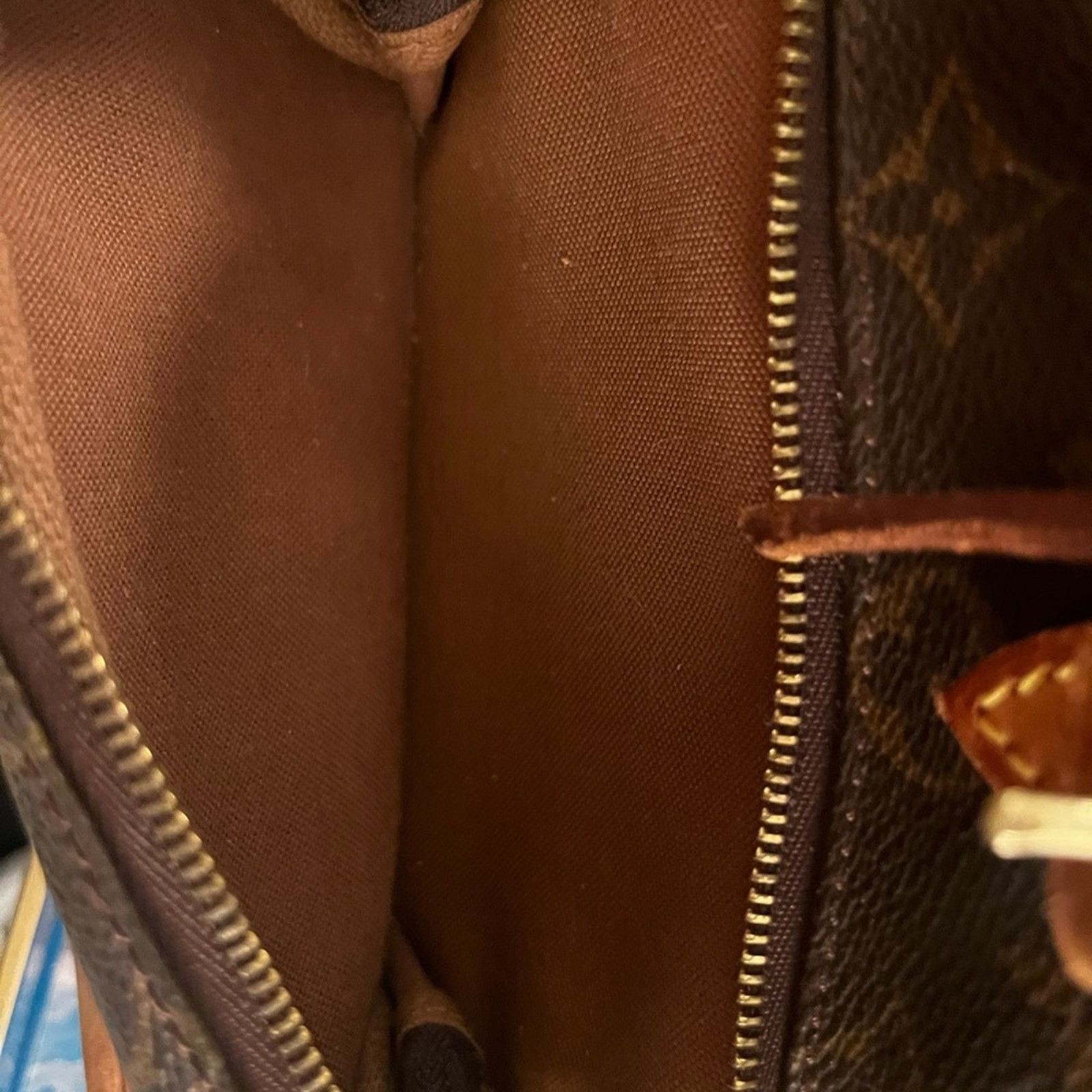 Louis Vuitton Louis Vuitton Monogram Backpack Authentic, great condition Size ONE SIZE - 9 Thumbnail