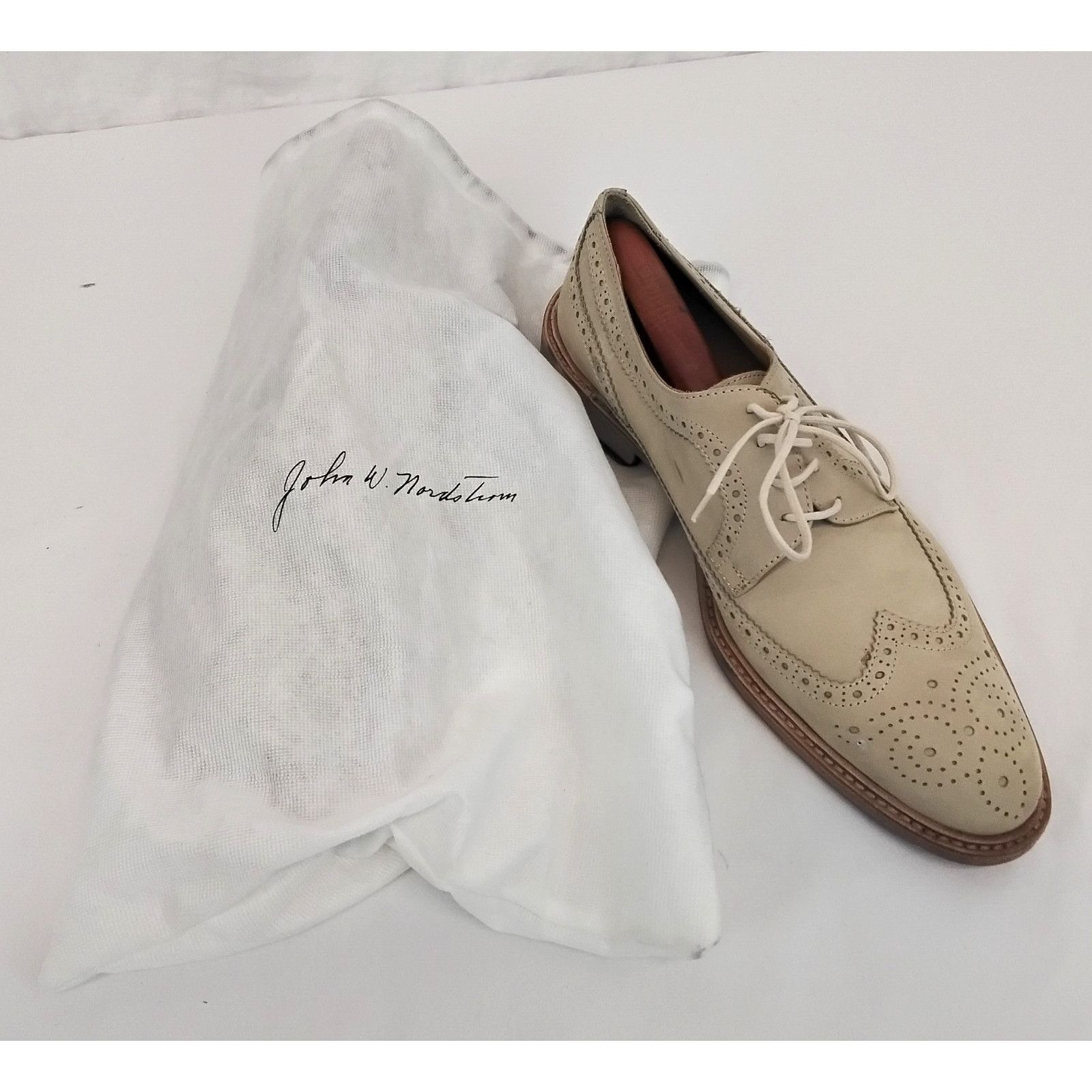 Nordstrom John W. Nordstrom Lucas Dress Shoes Men's Size 9M Sand Suede Size US 9 / EU 42 - 6 Thumbnail