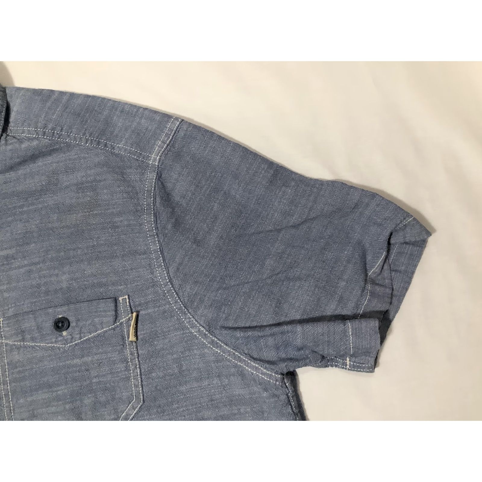 Vintage Woolrich Shirt Mens XL Blue Short Sleeve Button Front Chambray Cotton Size US XL / EU 56 / 4 - 3 Thumbnail
