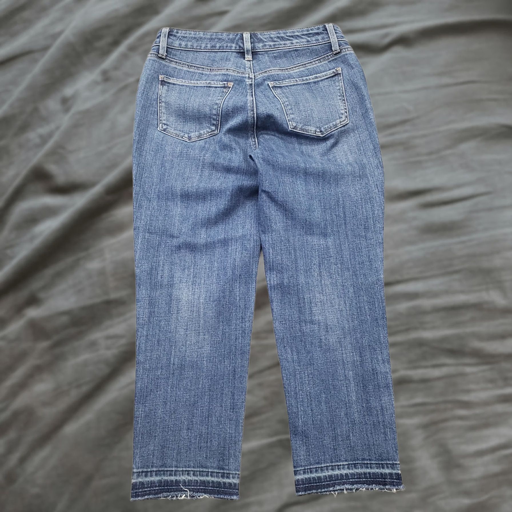 Talbots Talbots Jeans Womens 4P Blue Denim Flawless Five Pocket Streetwear Frayed Hem Jeans Womens 4P Blue Denim Five Pocket Streetwear Frayed Hem Size 27" / US 4 / IT 40 - 1 Thumbnail