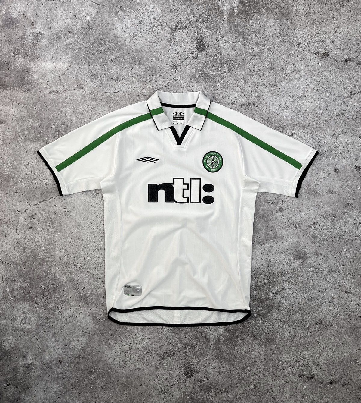 Umbro Vintage Umbro Celtic 2001-2002 Away Football Jersey Size US M / EU 48-50 / 2 - 1 Thumbnail
