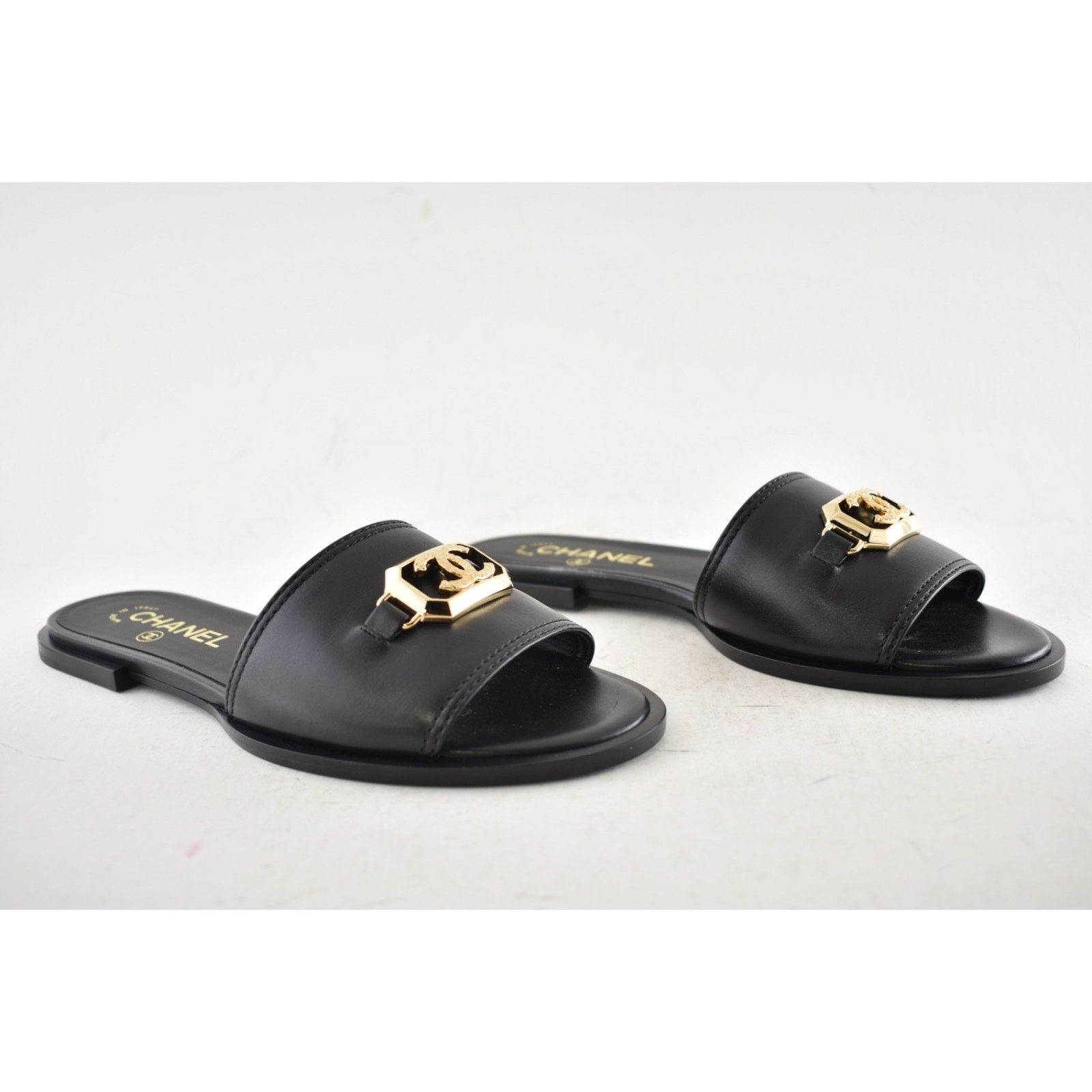 Chanel Chanel Black Shiny Calfskin Gold CC Mule Slides Sandals 38 Size US 8 / IT 38 - 4 Thumbnail
