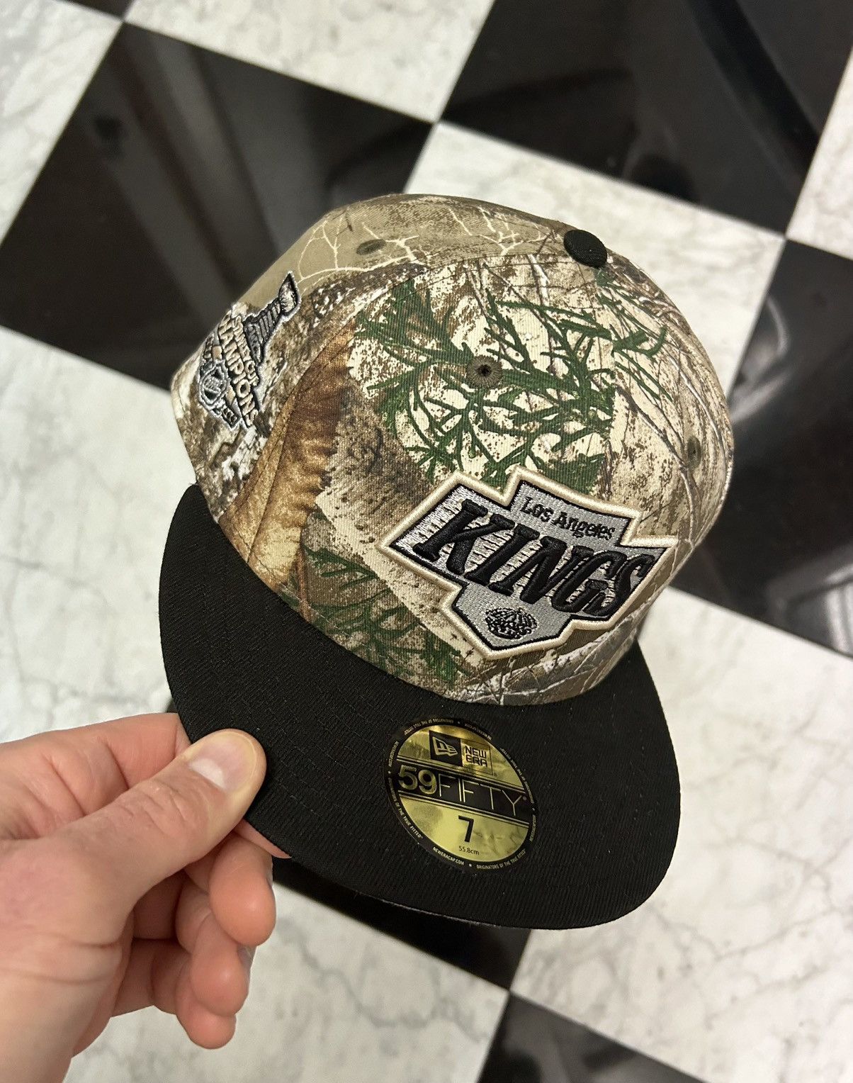 LA Kings fitted size 7
