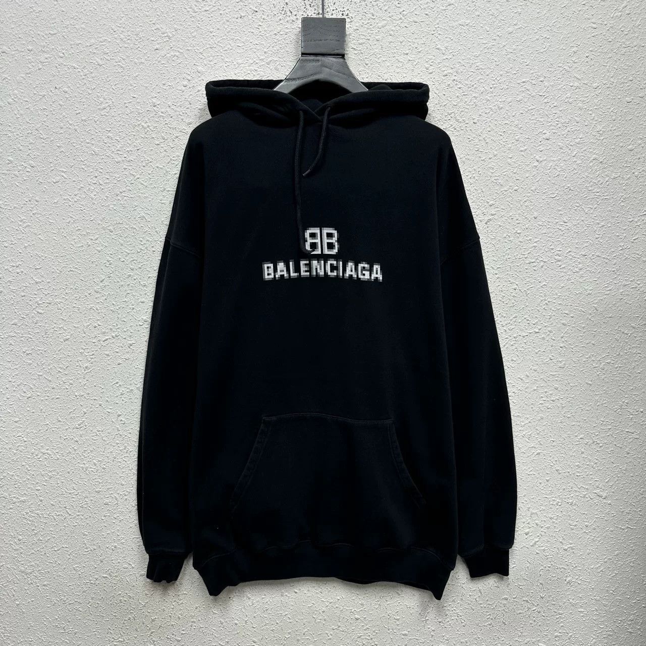 Balenciaga balenciaga mosaic logo hoodie in navy Size US S / EU 44-46 / 1 - 1 Thumbnail