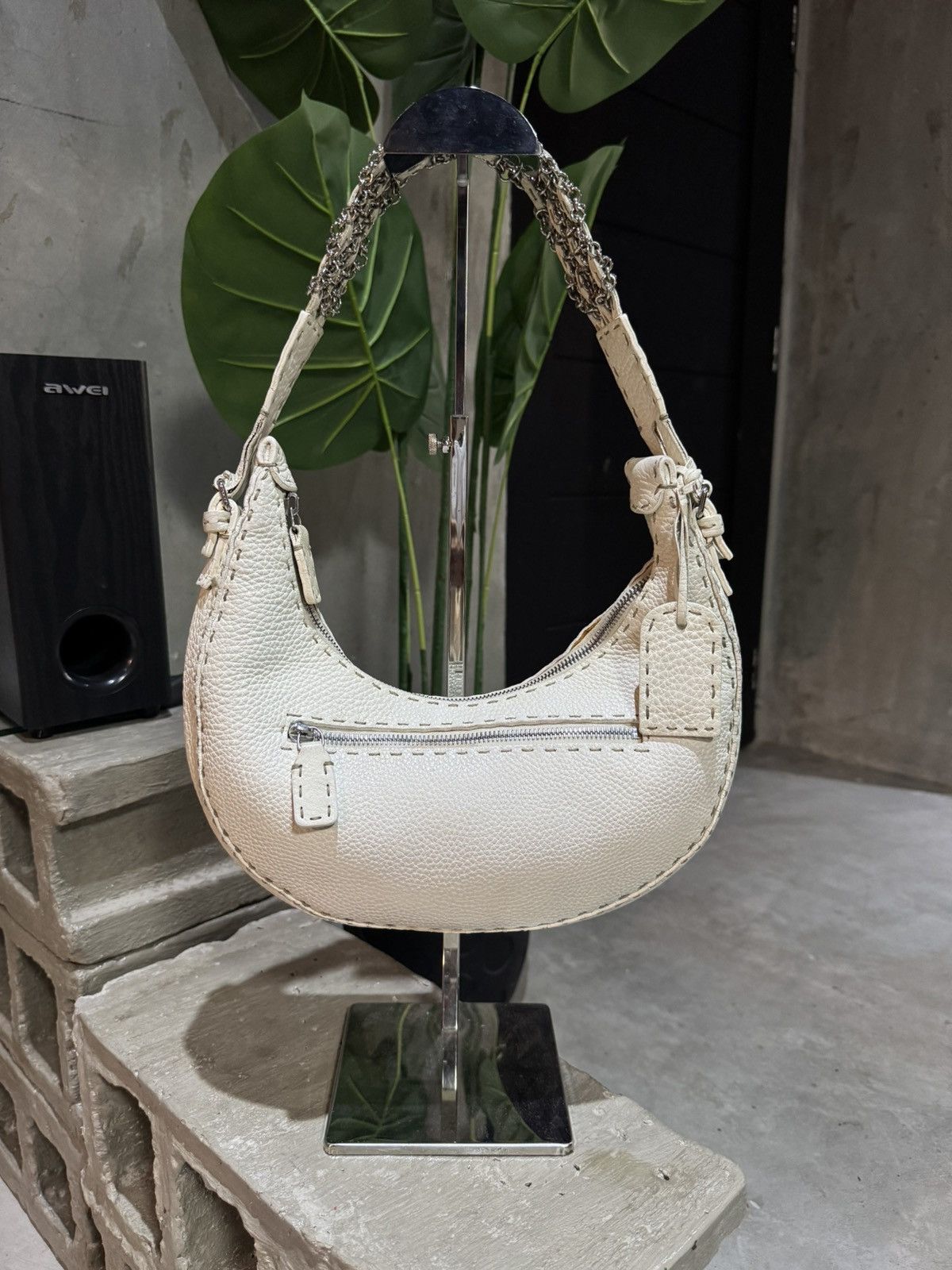 Fendi Fendi Selleria Hobo White Size ONE SIZE - 1 Thumbnail