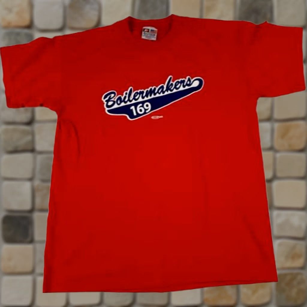 Vintage Bayside XL Red Shirt Men USA Made Cotton 28in Pit Size US XL / EU 56 / 4 - 1 Thumbnail