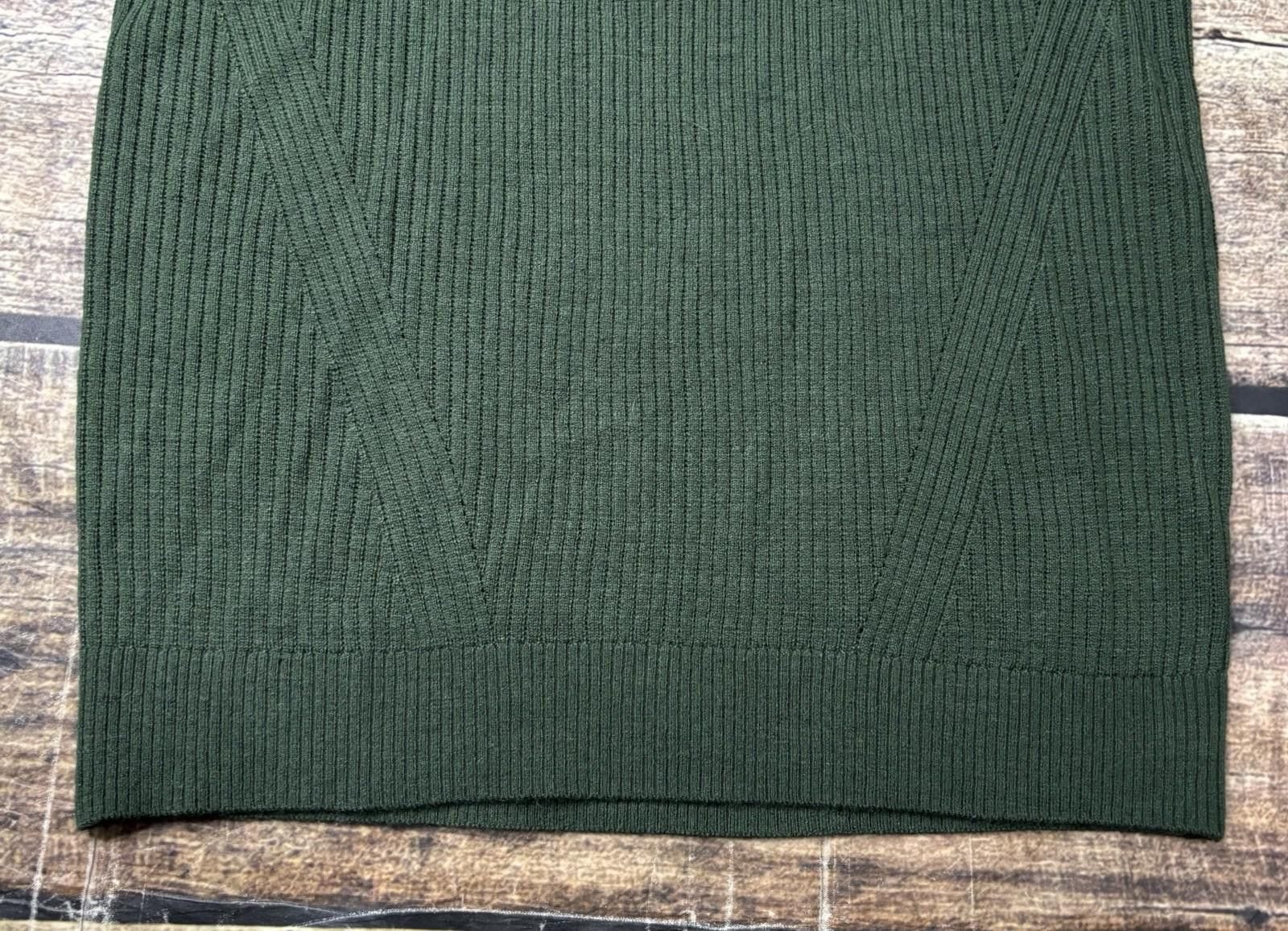 The Unbranded Brand Sweater Vest Womens Medium Merino Wool Blend V-Neck Pullover Size M / US 6-8 / IT 42-44 - 5 Thumbnail