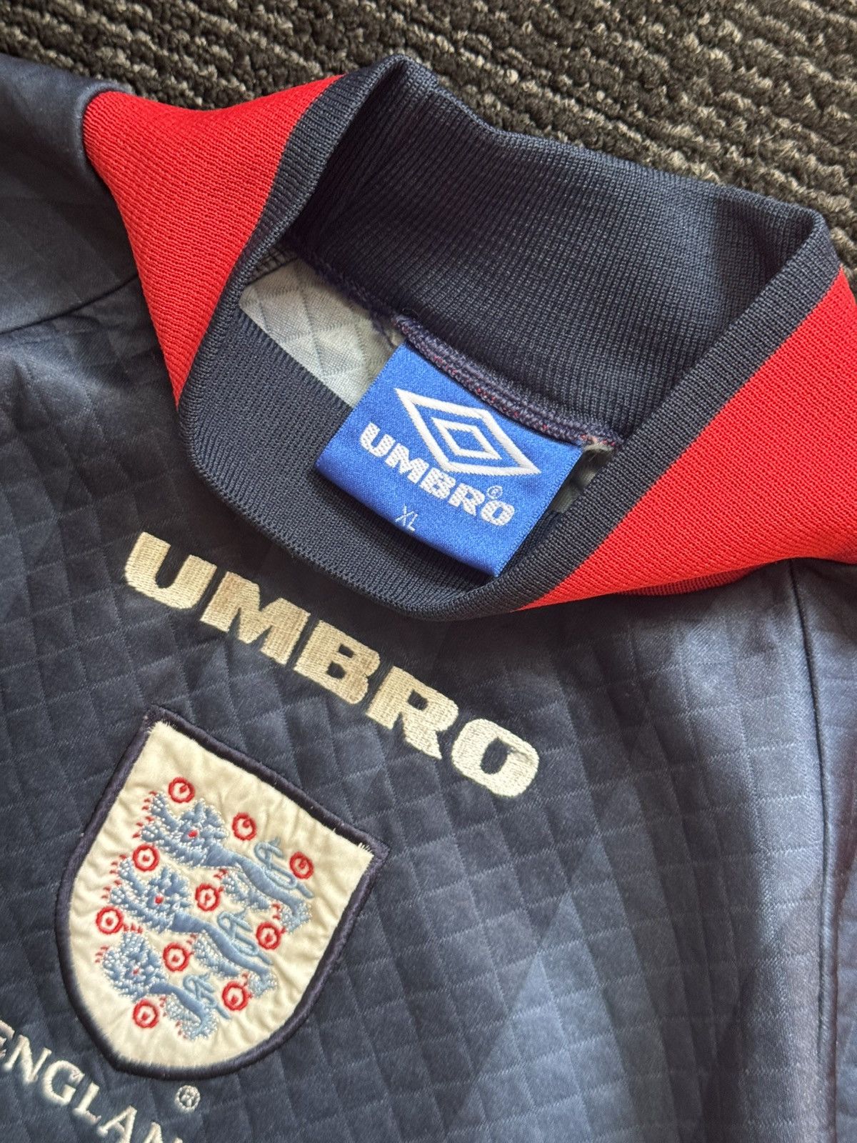 Umbro England 1997-98 Away Goalkeeper shirt Size US XL / EU 56 / 4 - 6 Thumbnail