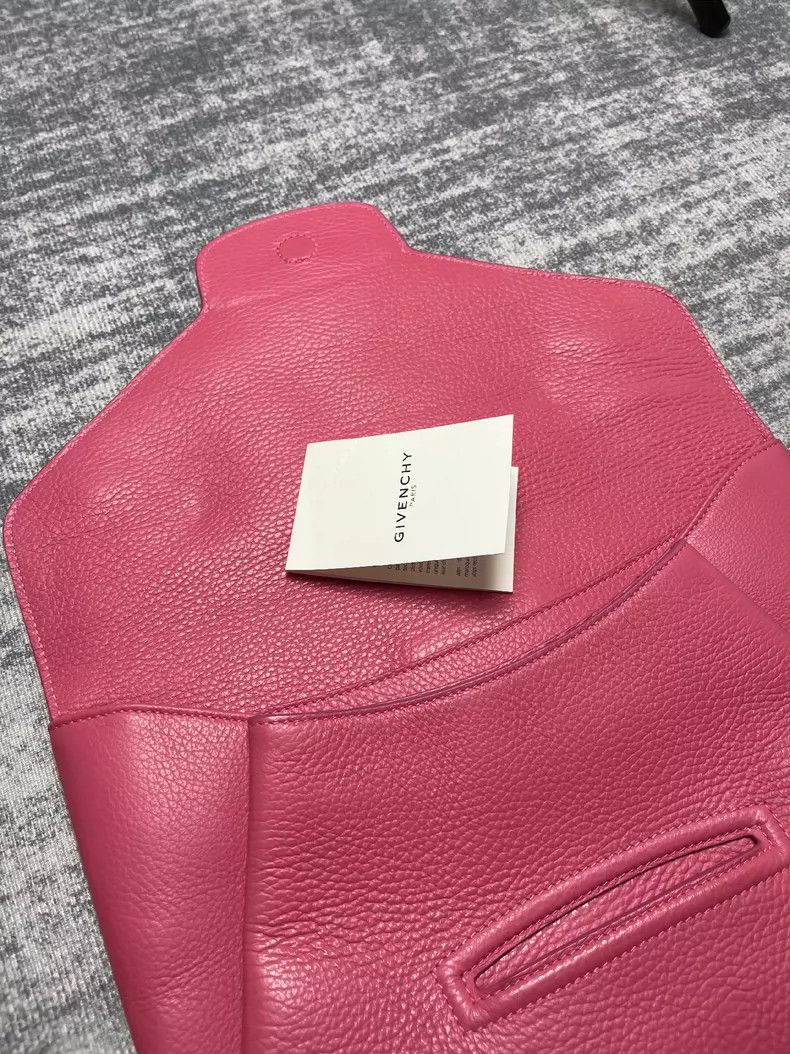Givenchy Givenchy Glittery handbag with a very textured pebbled fin Size ONE SIZE - 6 Thumbnail