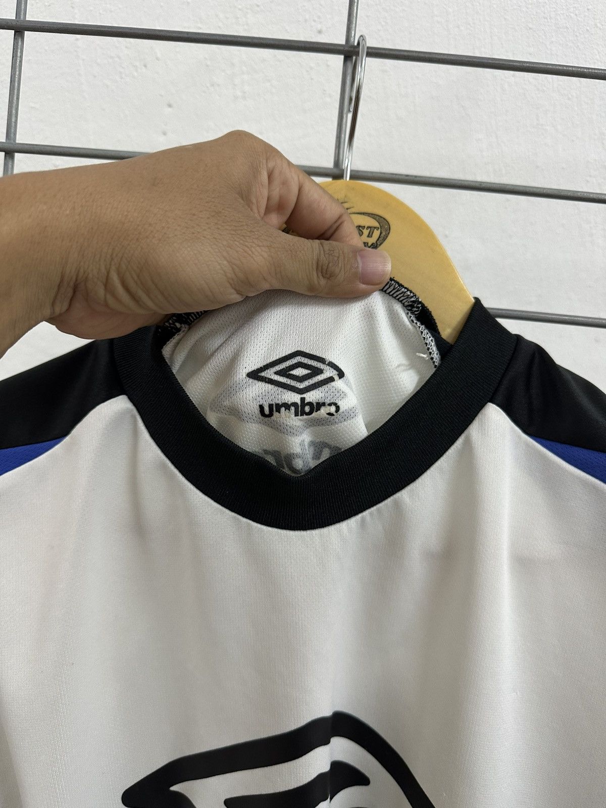Umbro Rare Umbro Inter Milan Colourway Jersey By Descente Size US M / EU 48-50 / 2 - 6 Thumbnail