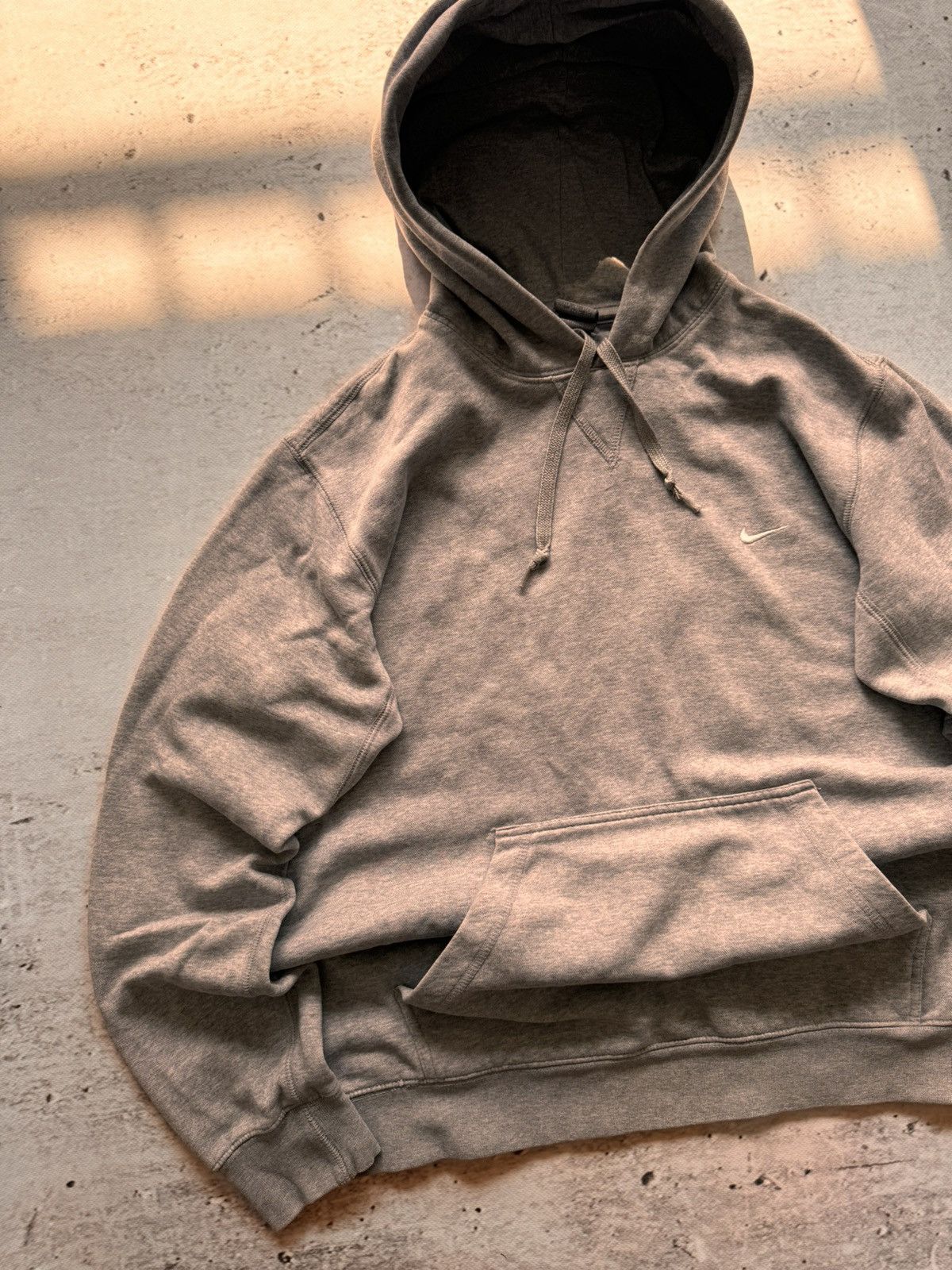 Nike × Vintage NIKE VINTAGE CENTER LOGO OVERSIZE BOXY HOODIE Size US M / EU 48-50 / 2 - 2 Thumbnail