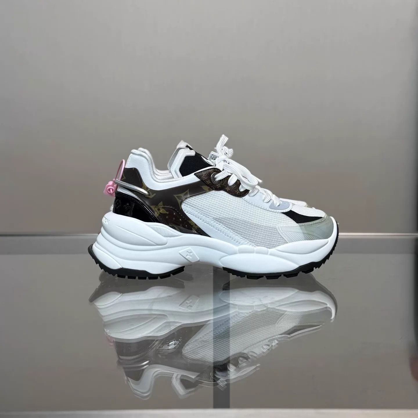 Louis Vuitton LV Run55 36 MINT Size US 5.5 / IT 35.5 - 3 Thumbnail