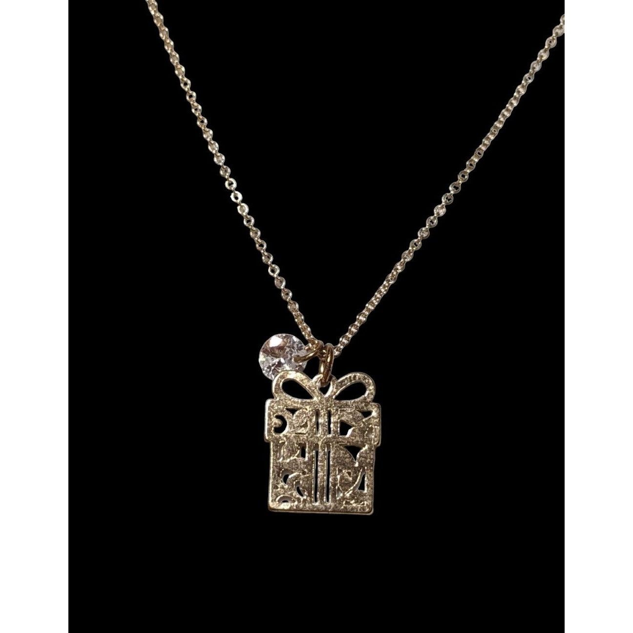 Other Lauren Conrad Minimalist Gold Holiday Gift Necklace Size ONE SIZE - 1 Thumbnail