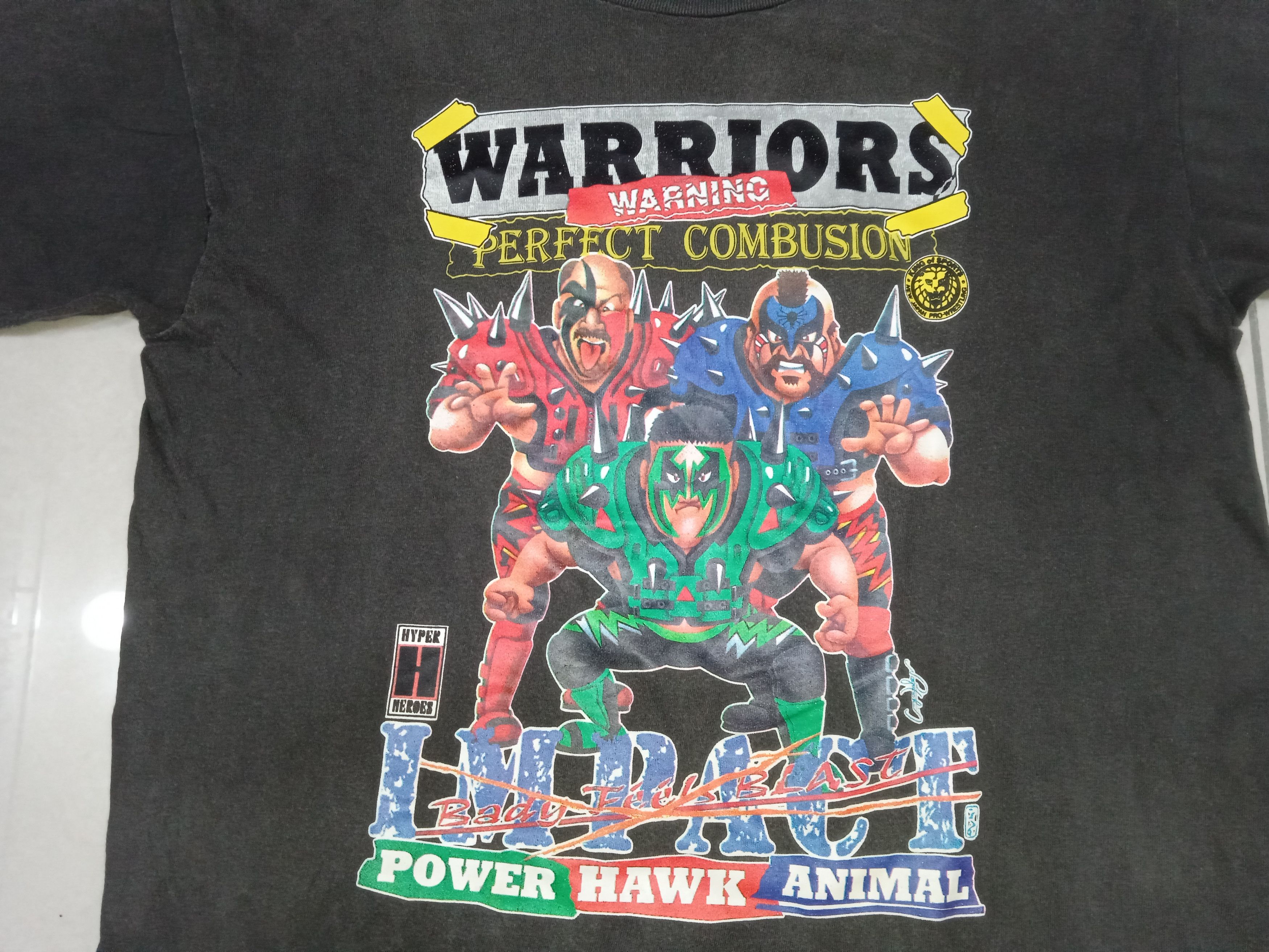 Vintage Thrashed 90s NJPW Road Warriors T Shirt Legion of Doom Size US L / EU 52-54 / 3 - 3 Thumbnail