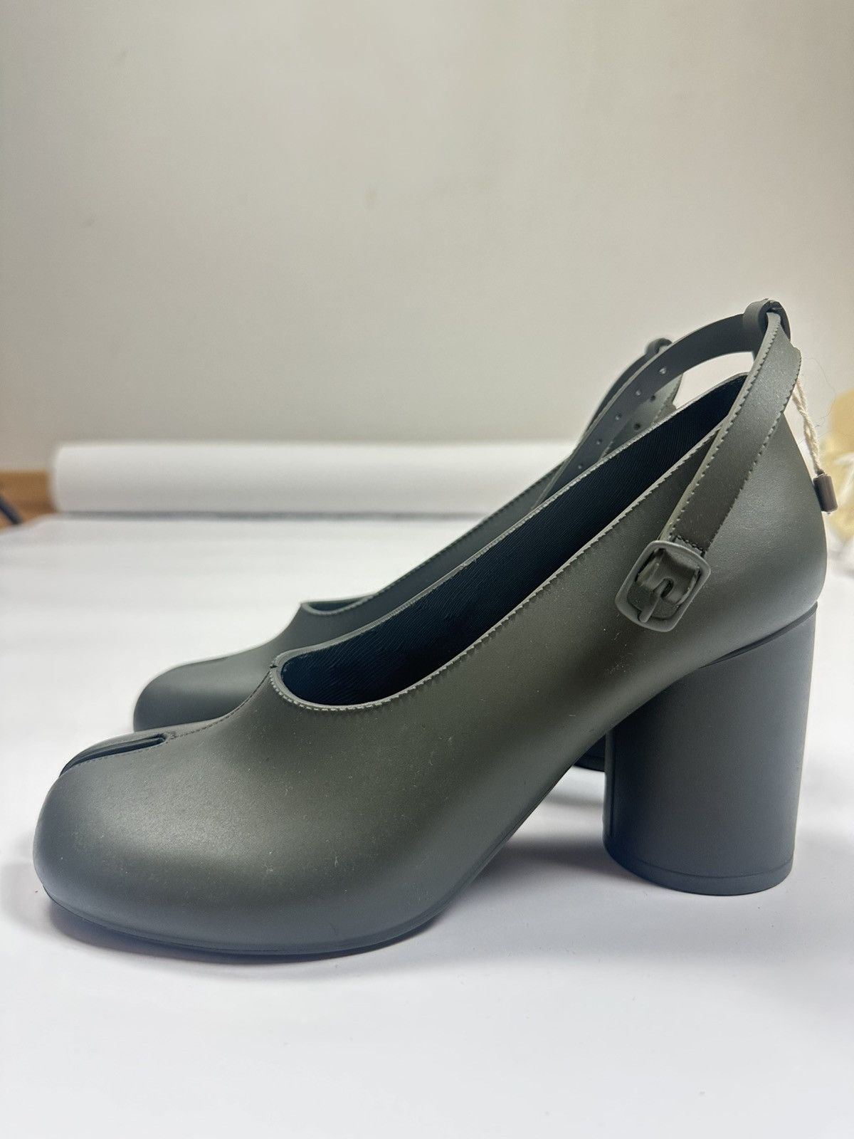 Maison Margiela Maison Margiela Rubber Tabi Size US 7.5 / IT 37.5 - 2 Thumbnail