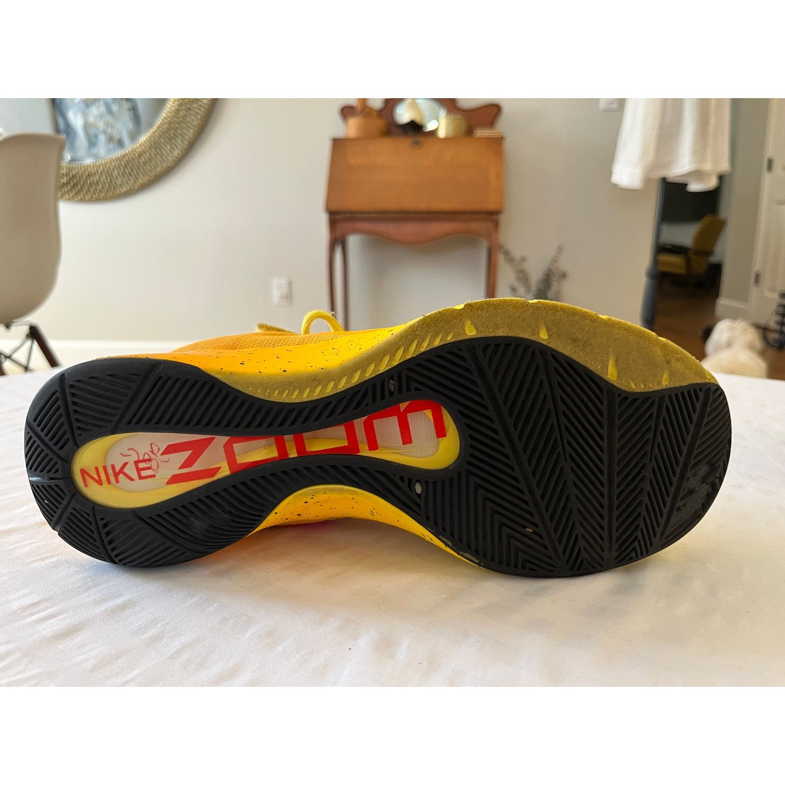 Nike Rare Nike HyperRev 2014 Kyrie Irving Cleveland Cavaliers sz8 Size US 8 / EU 41 - 9 Thumbnail
