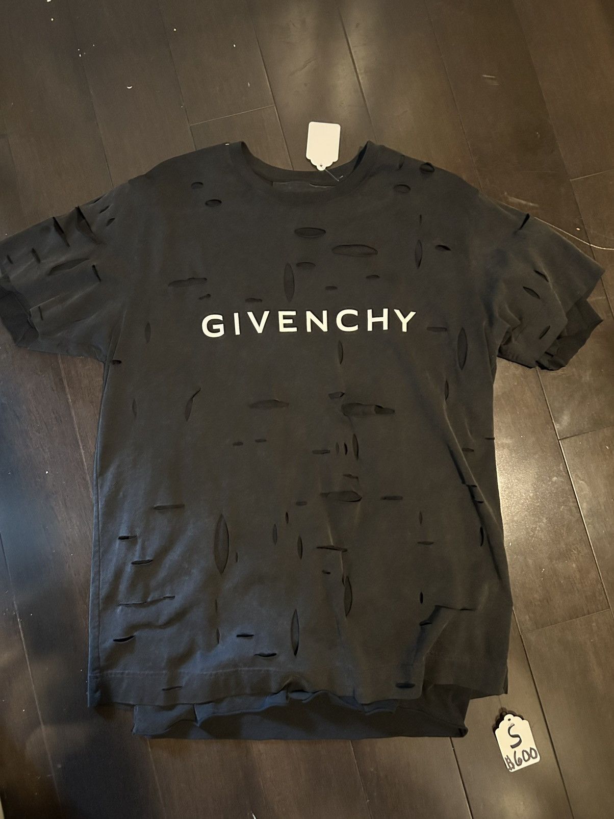 Givenchy Givenchy distressed logo-print T-shirt Size US S / EU 44-46 / 1 - 1 Thumbnail