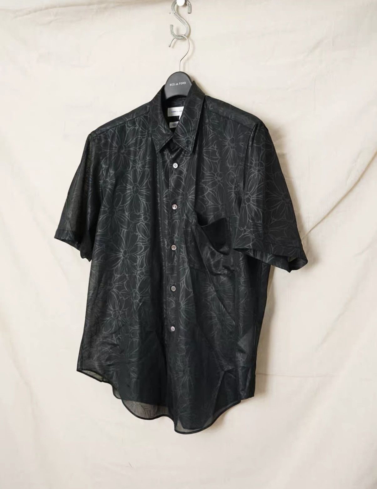Comme des Garcons Comme des Garçons Loose Polyester Burnout Jacquard Short Size US S / EU 44-46 / 1 - 2 Thumbnail