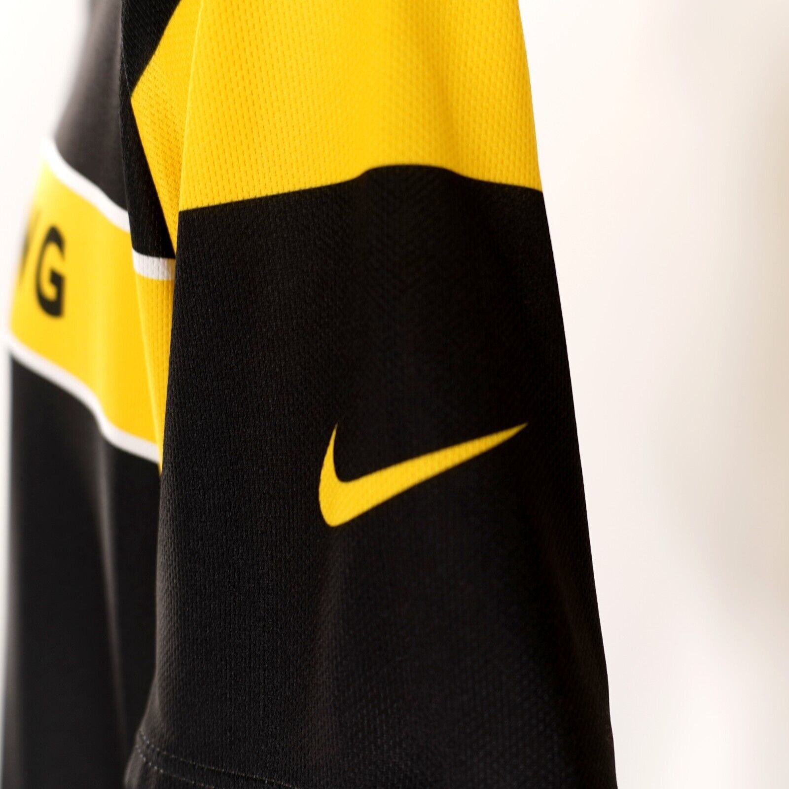 Vintage Nike Livestrong Black Yellow Polyester Mock Neck Cycling Jer Size US L / EU 52-54 / 3 - 5 Thumbnail
