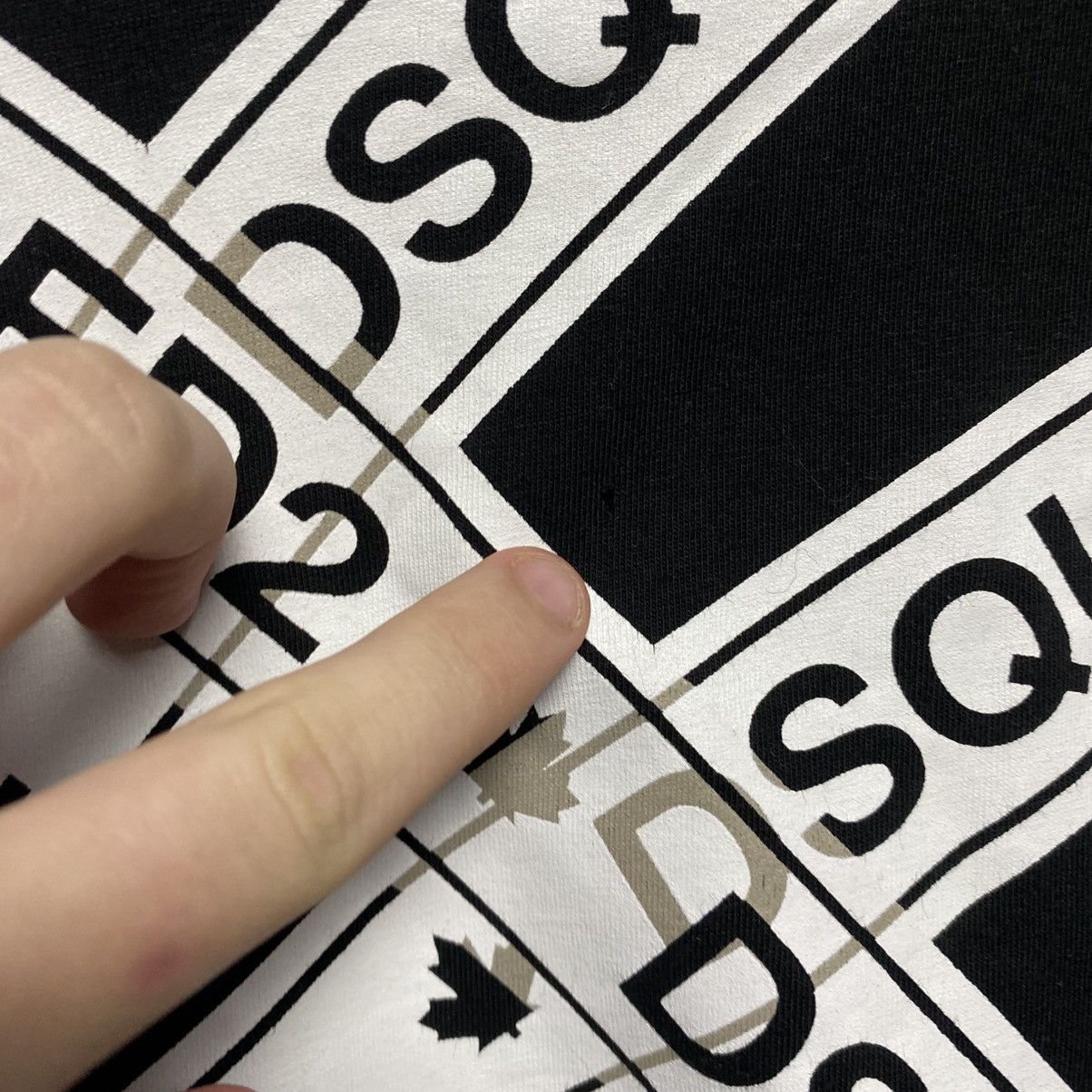 Dsquared2 Mens Dsquared2 Big Monogrammed logo y2k luxury tee size S Size US S / EU 44-46 / 1 - 5 Thumbnail