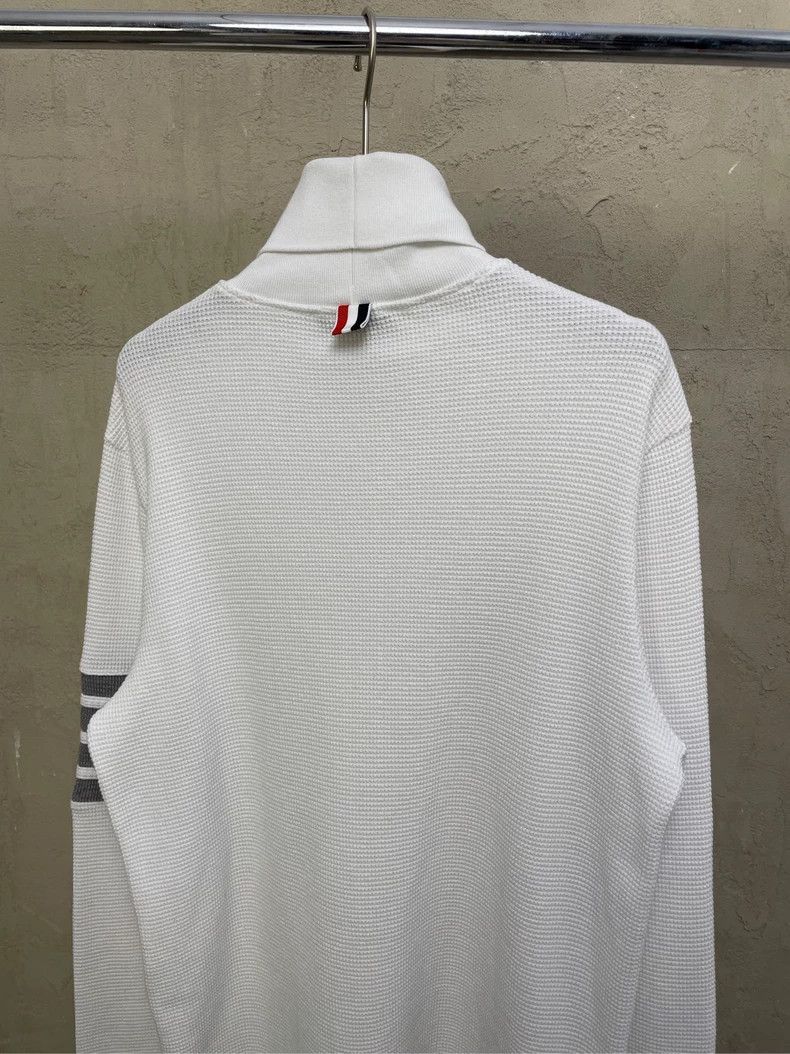 Thom Browne Thom Browne size0 White four stripe high collar waffle hood Size US XS / EU 42 / 0 - 5 Thumbnail