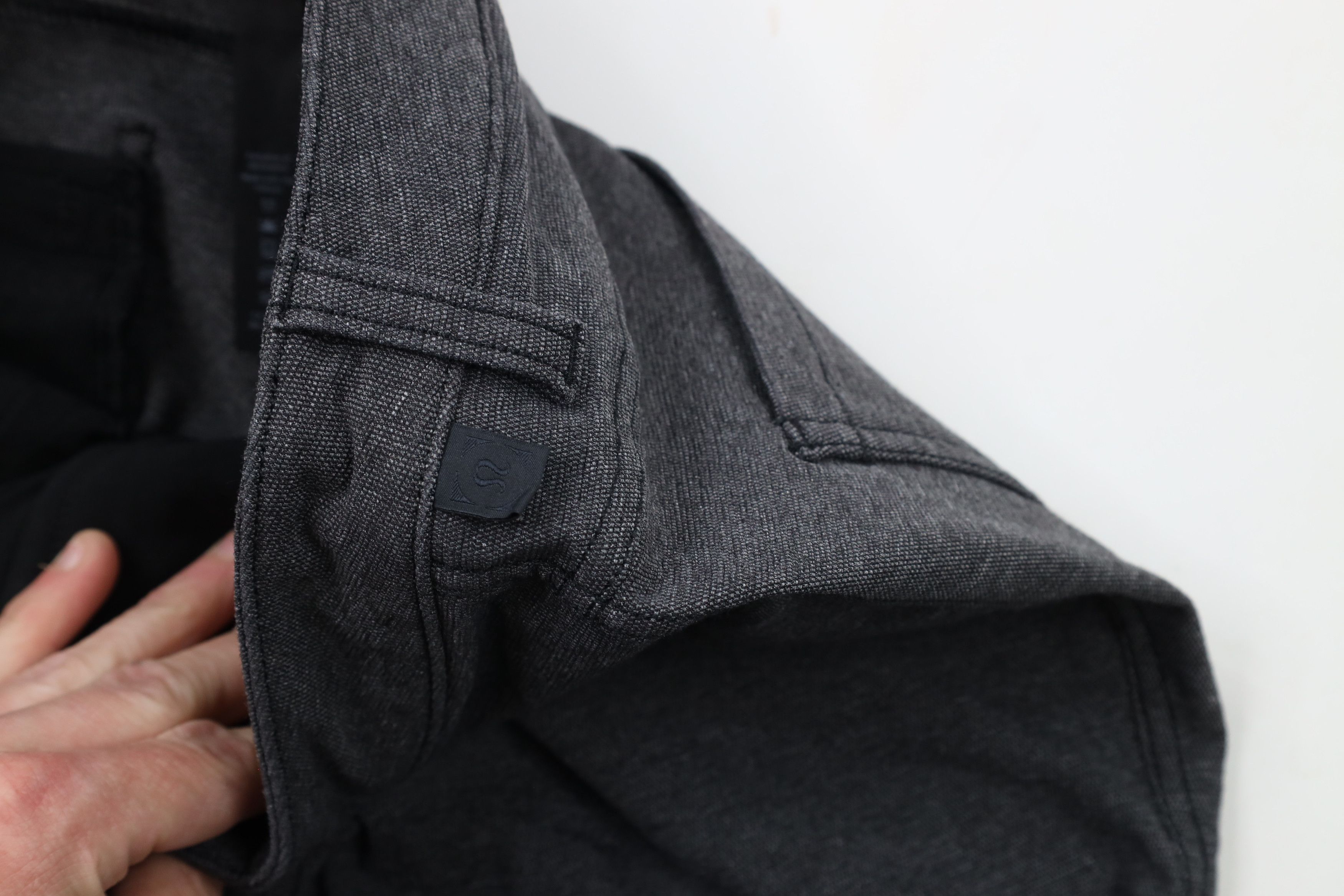 Lululemon × Vintage Lululemon Stretch Skinny Leg Knit Chino Pants Trousers Gray Size US 28 / EU 44 - 6 Thumbnail