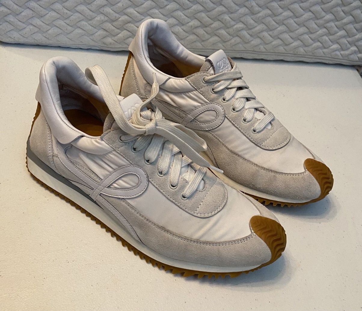 Loewe Loewe 🇮🇹 Flow Retro Runner Sneakers White Techno Suede 9 US Size US 9 / IT 39 - 19 Thumbnail