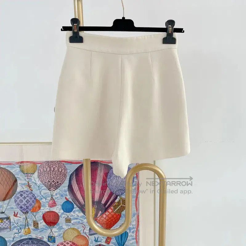 Valentino Valentino Beige Wool A-Line Mini Skirt . Size 23" - 1 Thumbnail