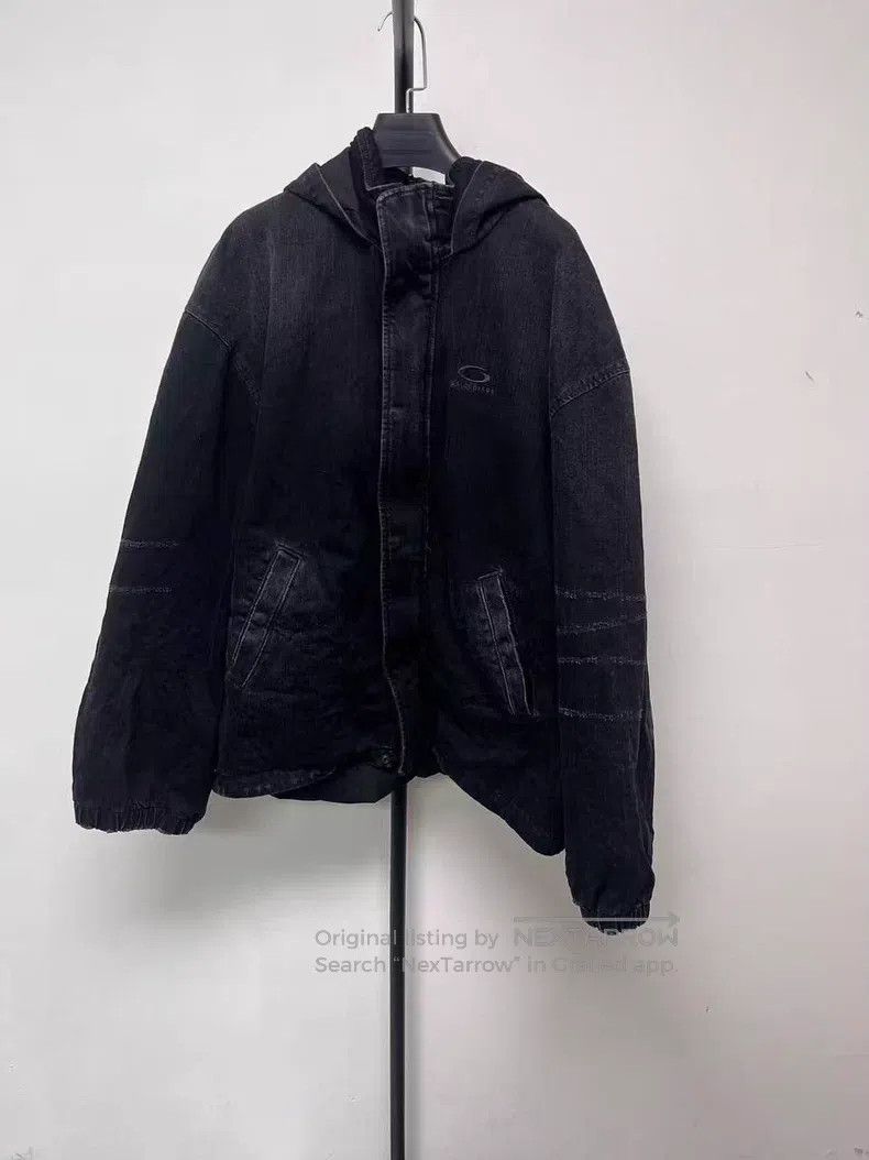 Balenciaga Balenciaga Hooded Zipper Jacket with Adjustable Cuffs Size US XL / EU 56 / 4 - 1 Thumbnail
