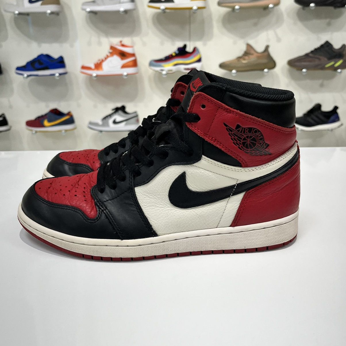 Air Jordan 1 Retro High Bred Toe