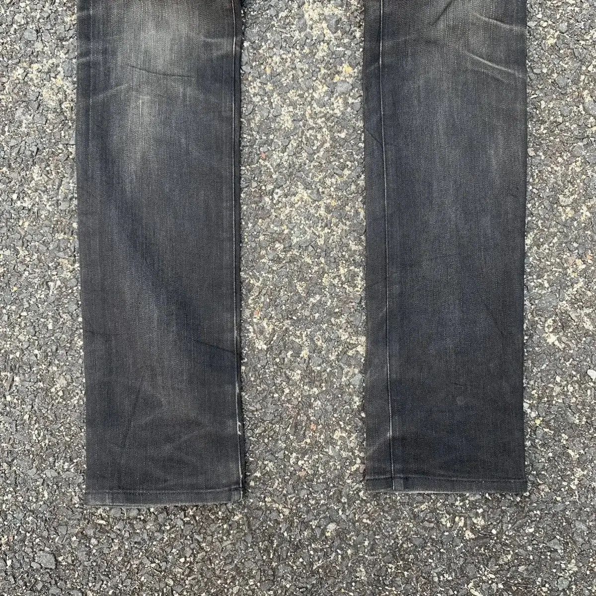 Skull Jeans by an Alchemist Skulls Y2K Japanese Vintage Jeans Faded Rugged Denim Pants Size US 33 - 3 Thumbnail