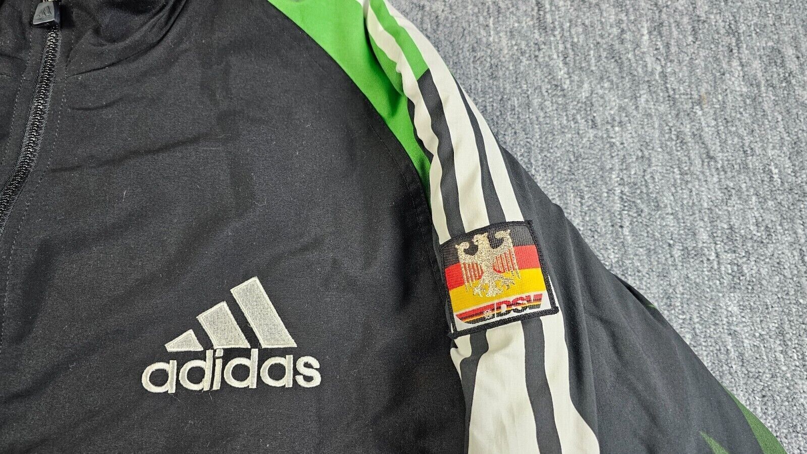 Adidas Vintage 1995 Adidas Germany DSV Padded Ski Puffer Jacket M Size US M / EU 48-50 / 2 - 4 Thumbnail