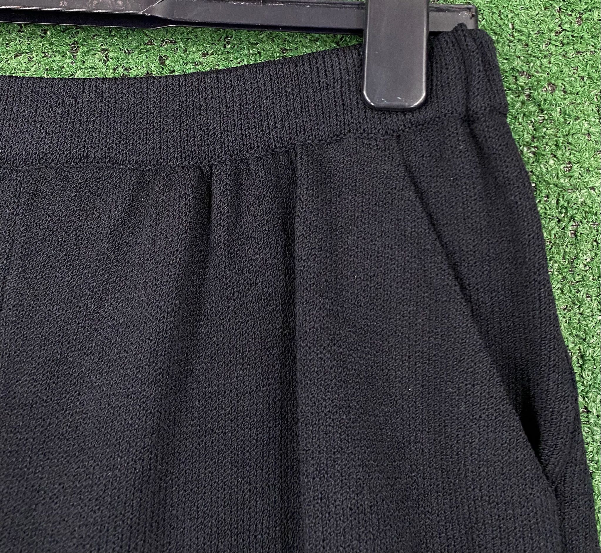 St. John St John Collection Black Knit Shorts Womens Size 4 USA Made Size 27" / US 4 / IT 40 - 3 Thumbnail