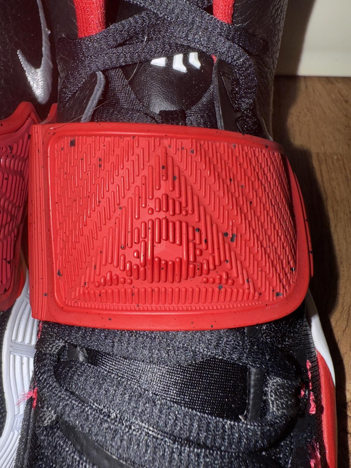 Nike Nike Kyrie 6 Team Black Univerity Red Size US 5 / EU 37 - 7 Thumbnail