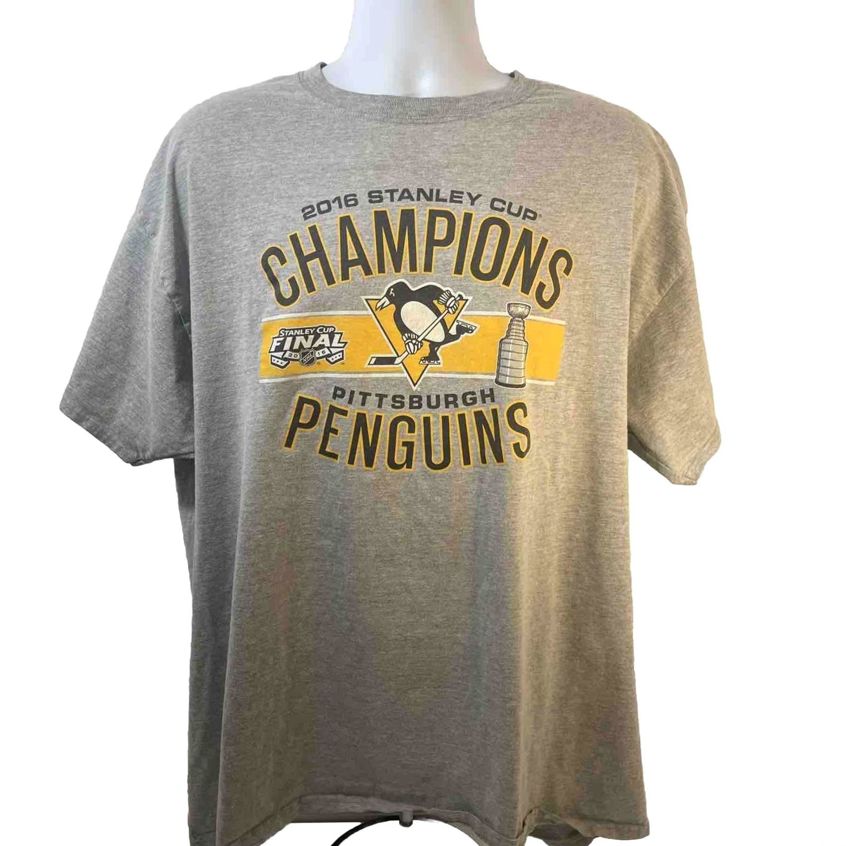 Champion Pittsburgh Penguins Shirt Men XL 2016 Champions Heather Gray Double Sided Graphic Print Crew Neck Short Sleeve Cotton Knit Vintage? No Size US XL / EU 56 / 4 - 2 Thumbnail