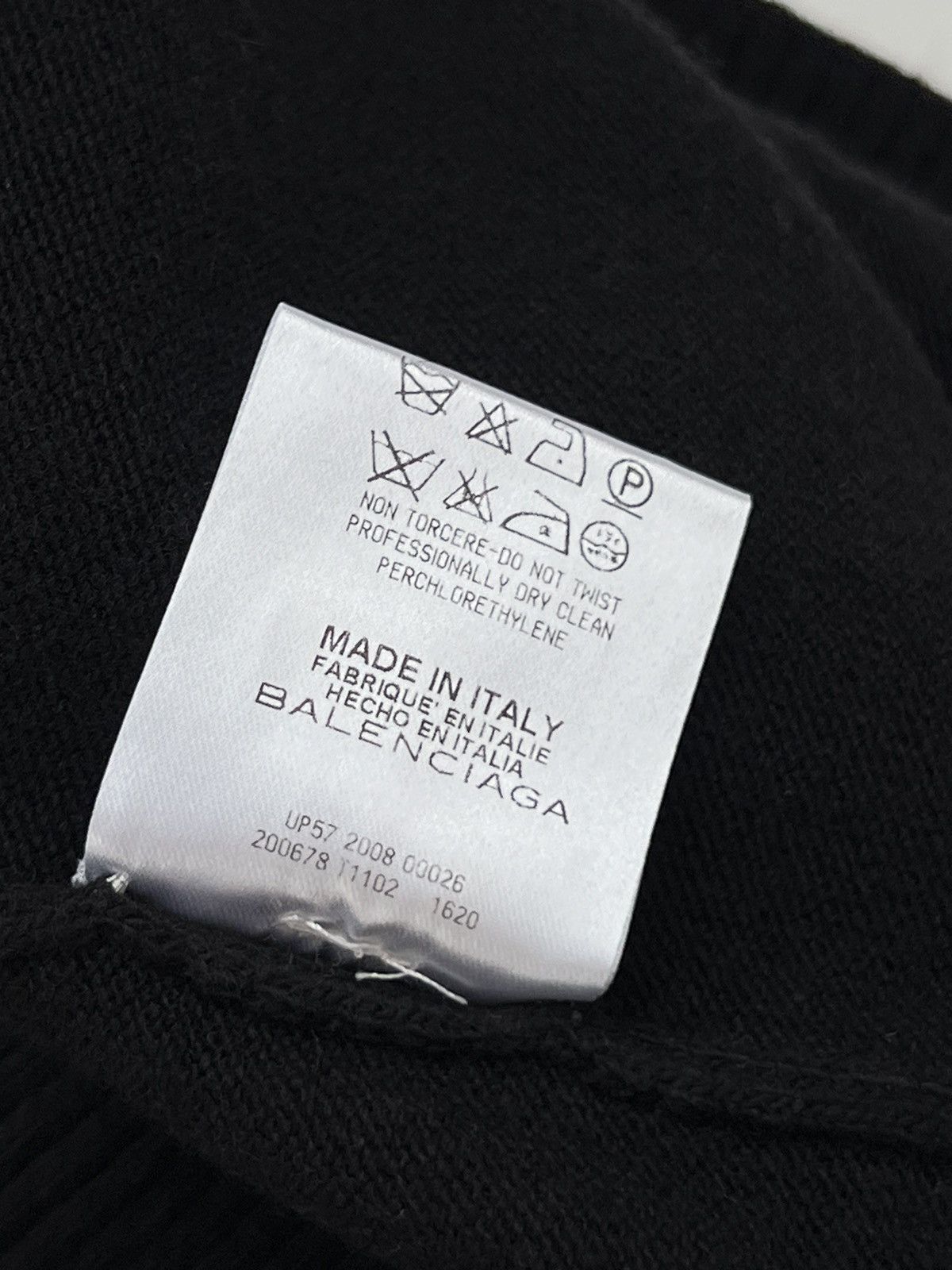 Balenciaga Balenciaga Paris F/W08 German Shepherd Embroidered V Sweater Size M / US 6-8 / IT 42-44 - 10 Thumbnail