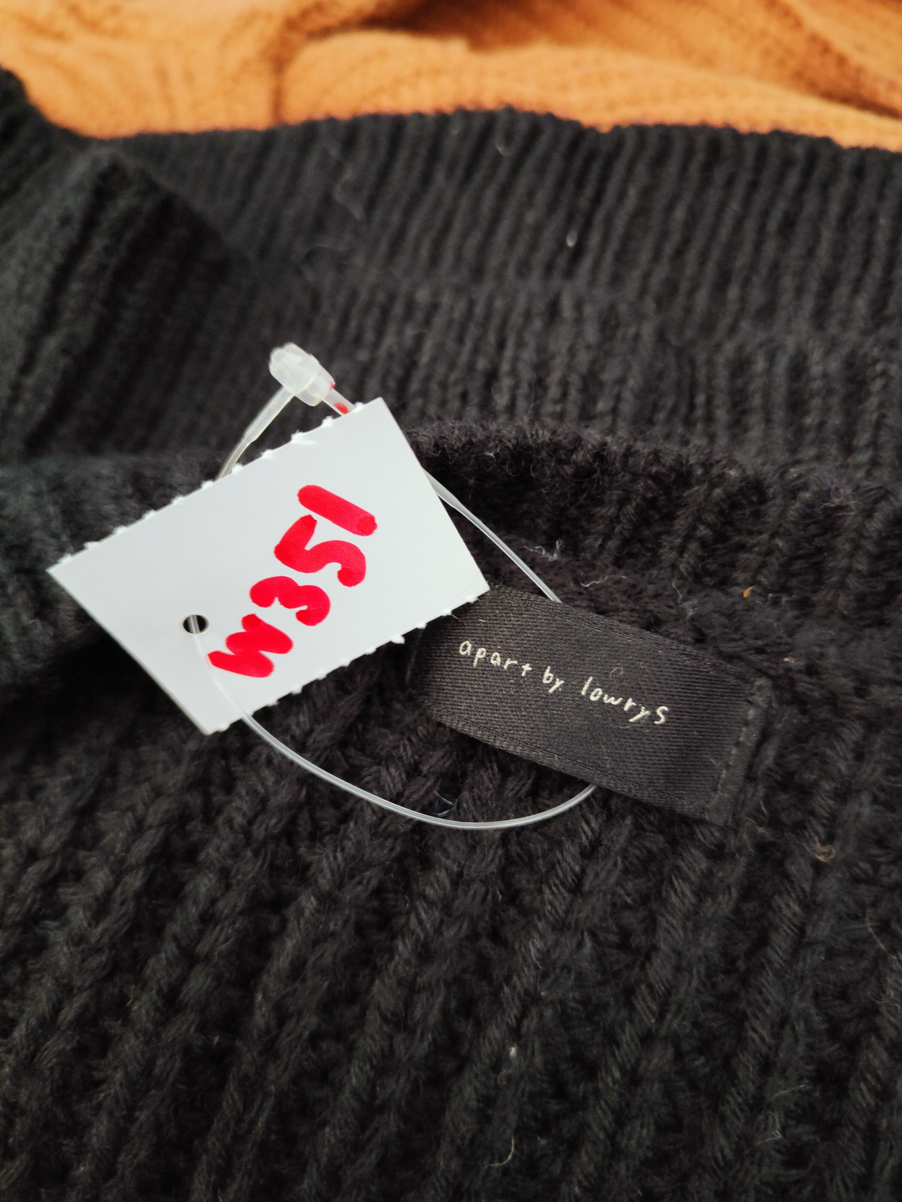 Japanese Brand Apart by Lowrys Black Knitwear Crop Tops #W351 Size L / US 10 / IT 46 - 11 Thumbnail