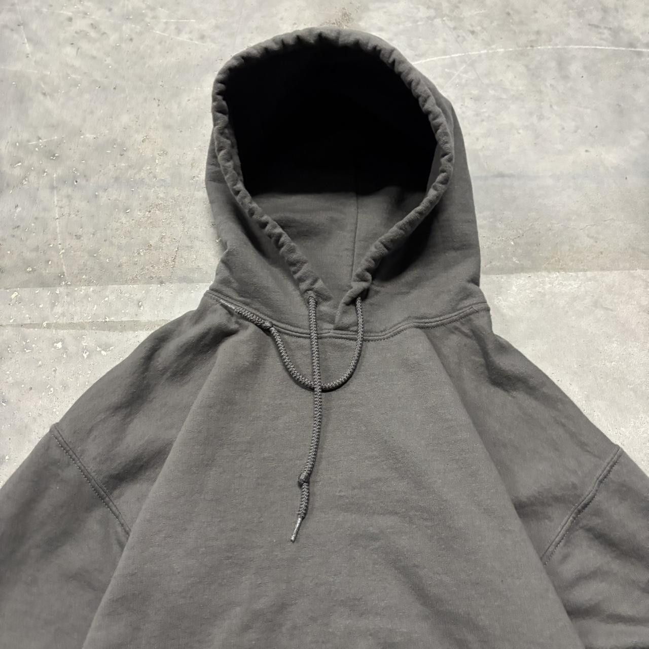 Japanese Brand × Vintage Crazy Vintage Y2K/2000s Grey Blank Russell Style Essential Hoodie! Size US M / EU 48-50 / 2 - 2 Thumbnail