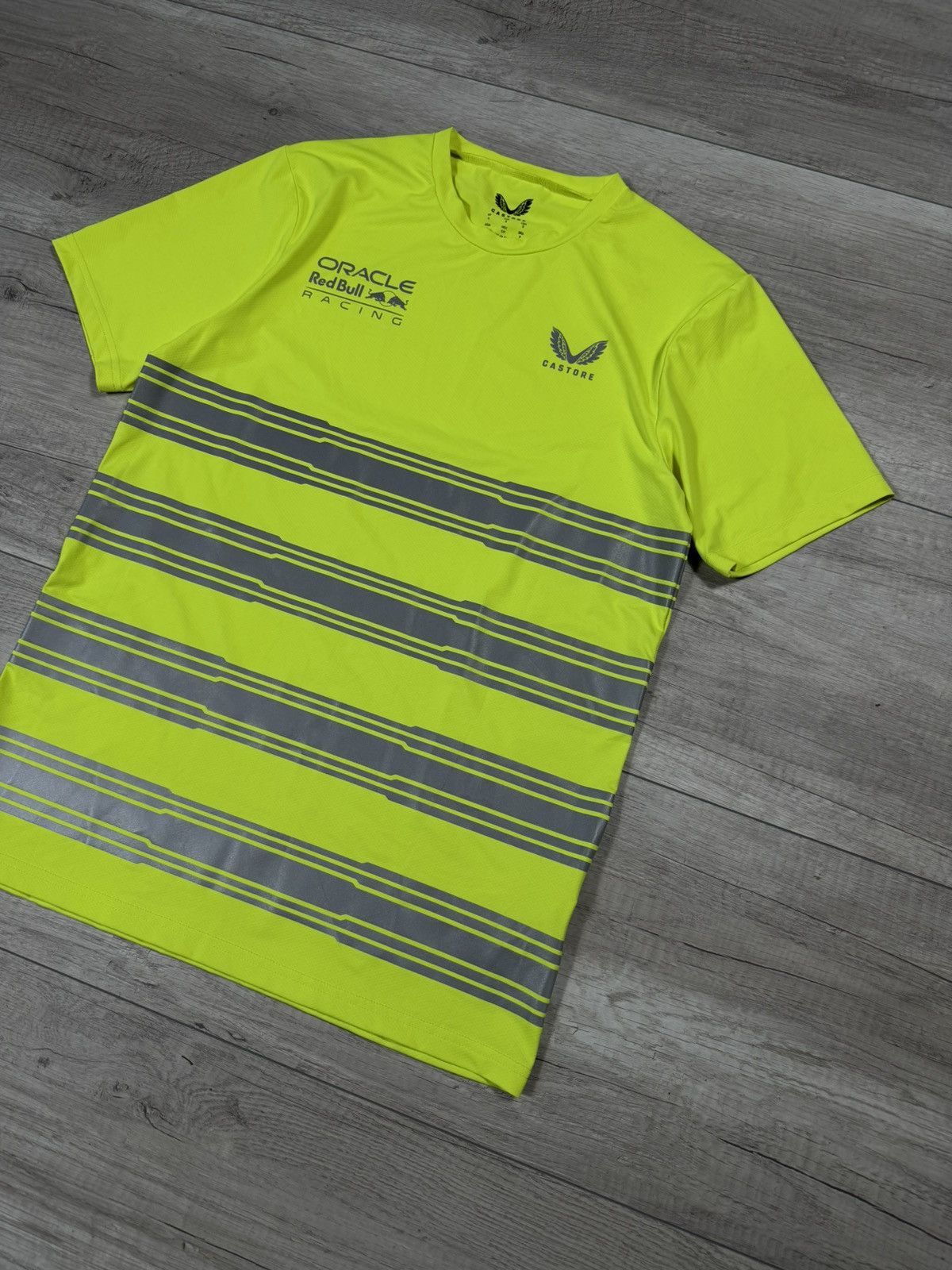 Formula 1 Oracle Red Bull Racing F1 Official Reflective Shirt Castore Size US S / EU 44-46 / 1 - 2 Thumbnail