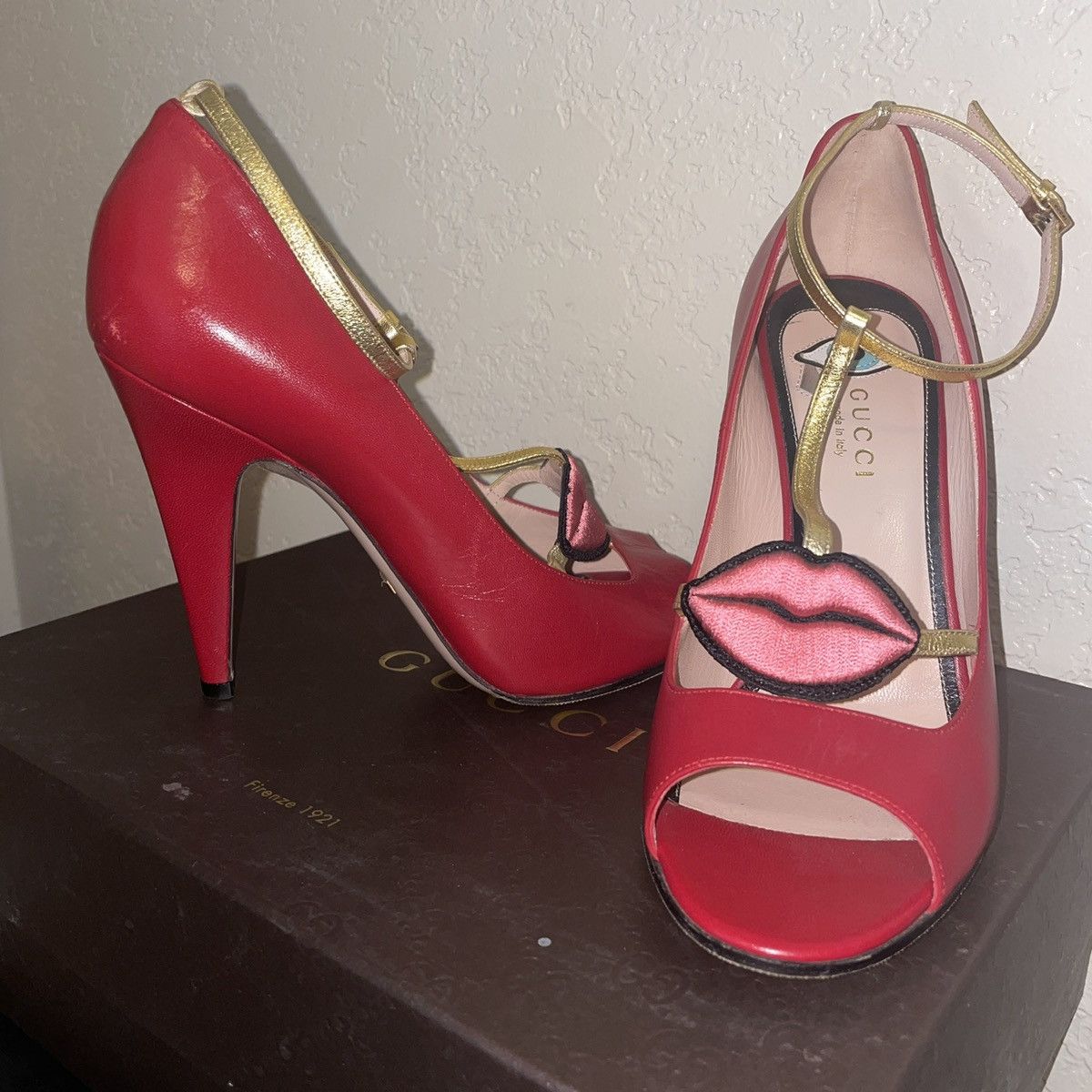 Gucci Gucci Molina T-strap Pumps Size US 8 / IT 38 - 1 Thumbnail