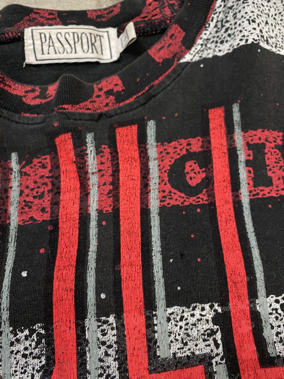 Vintage Vintage Chicago Bulls NBA Washed Fullprint T-shirt Size US L / EU 52-54 / 3 - 12 Thumbnail