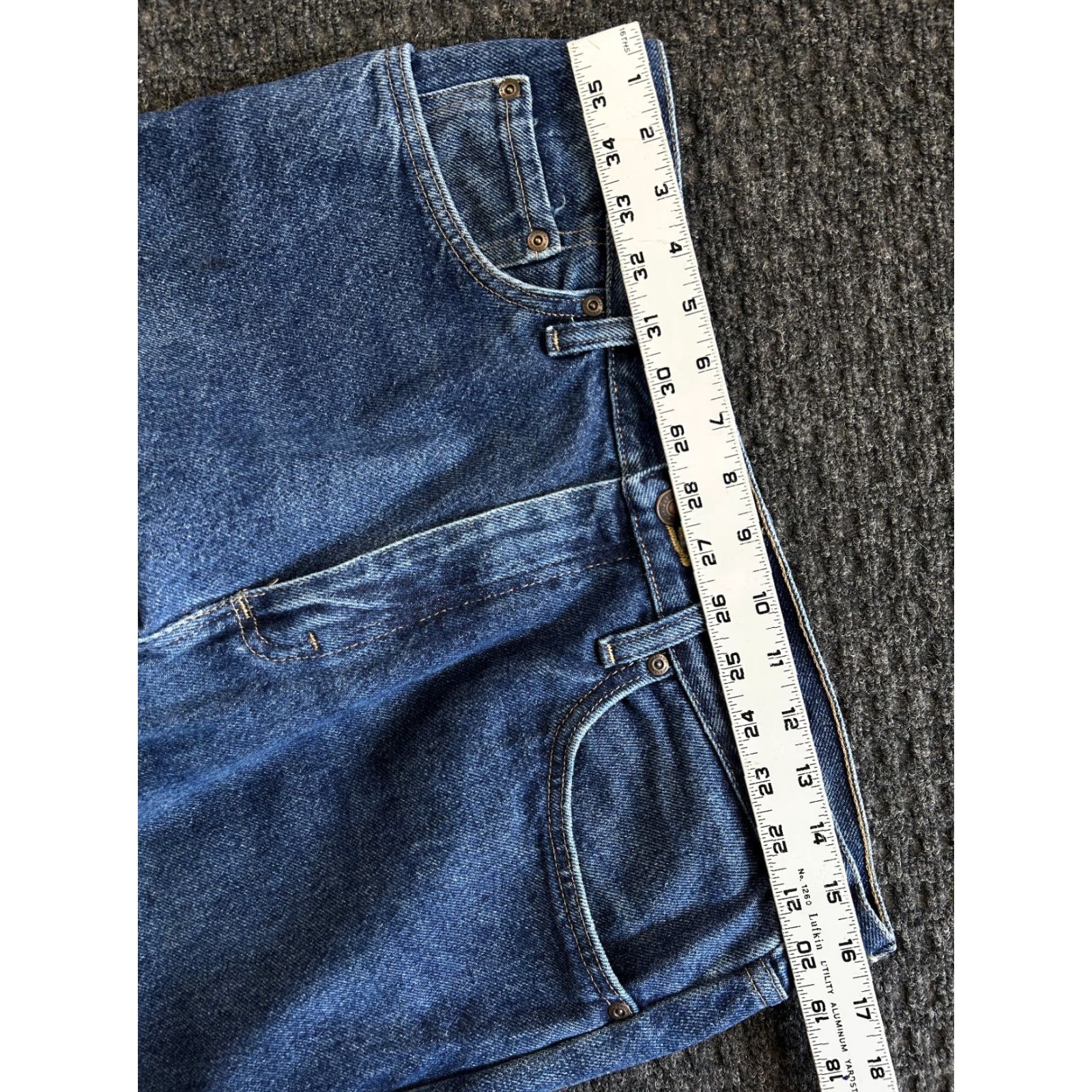 Wrangler VINTAGE Wrangler Regular Jeans 32 x 22 Distressed Blue Denim 5-Pocket 96501MR Mens Waist 32 Inseam 32 Straight Style Regular Fit Work Denim jeans Size US 32 / EU 48 - 4 Thumbnail