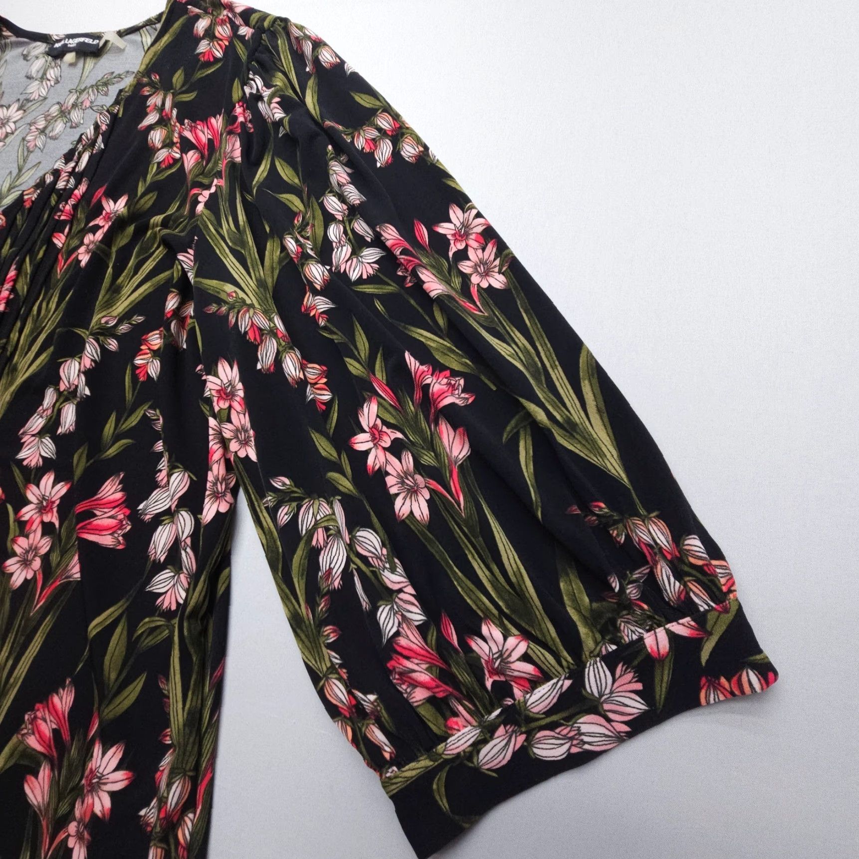 Karl Lagerfeld VINTAGE Karl Lagerfeld Paris Blouse 1X Plus Size Floral Boho Puff Sleeve V Neck Button Size XL / US 12-14 / IT 48-50 - 4 Thumbnail