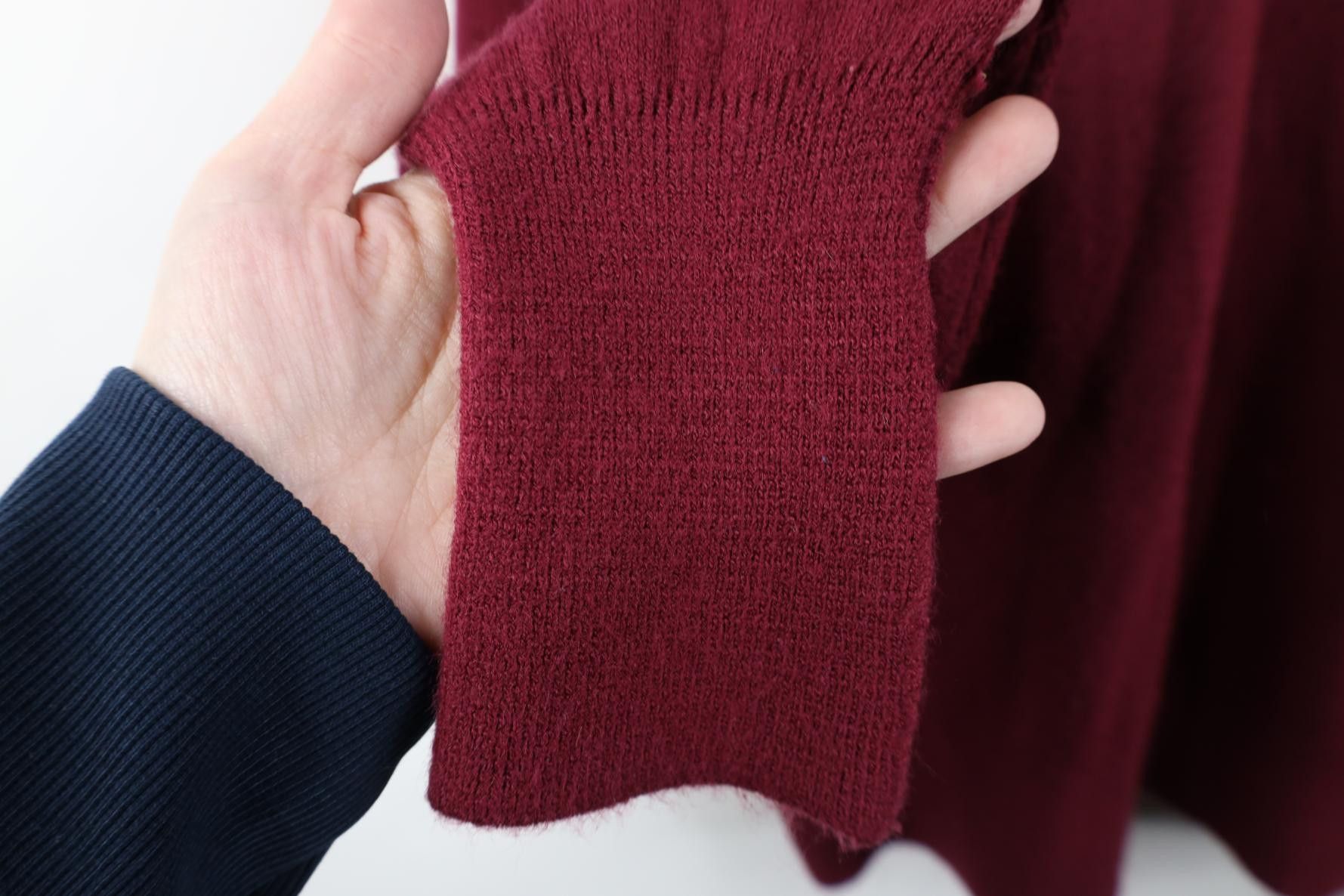 Vintage Vintage 70s Streetwear Soft Knit V-Neck Sweater Maroon USA Size US L / EU 52-54 / 3 - 7 Thumbnail