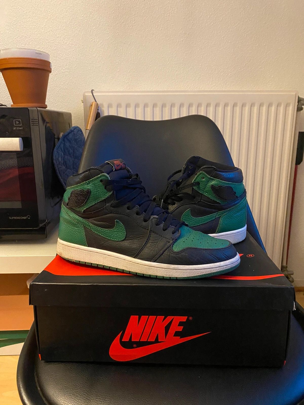Jordan Brand Nike Air Jordan 1 Rétro High OG Size US 11 / EU 44 - 1 Thumbnail