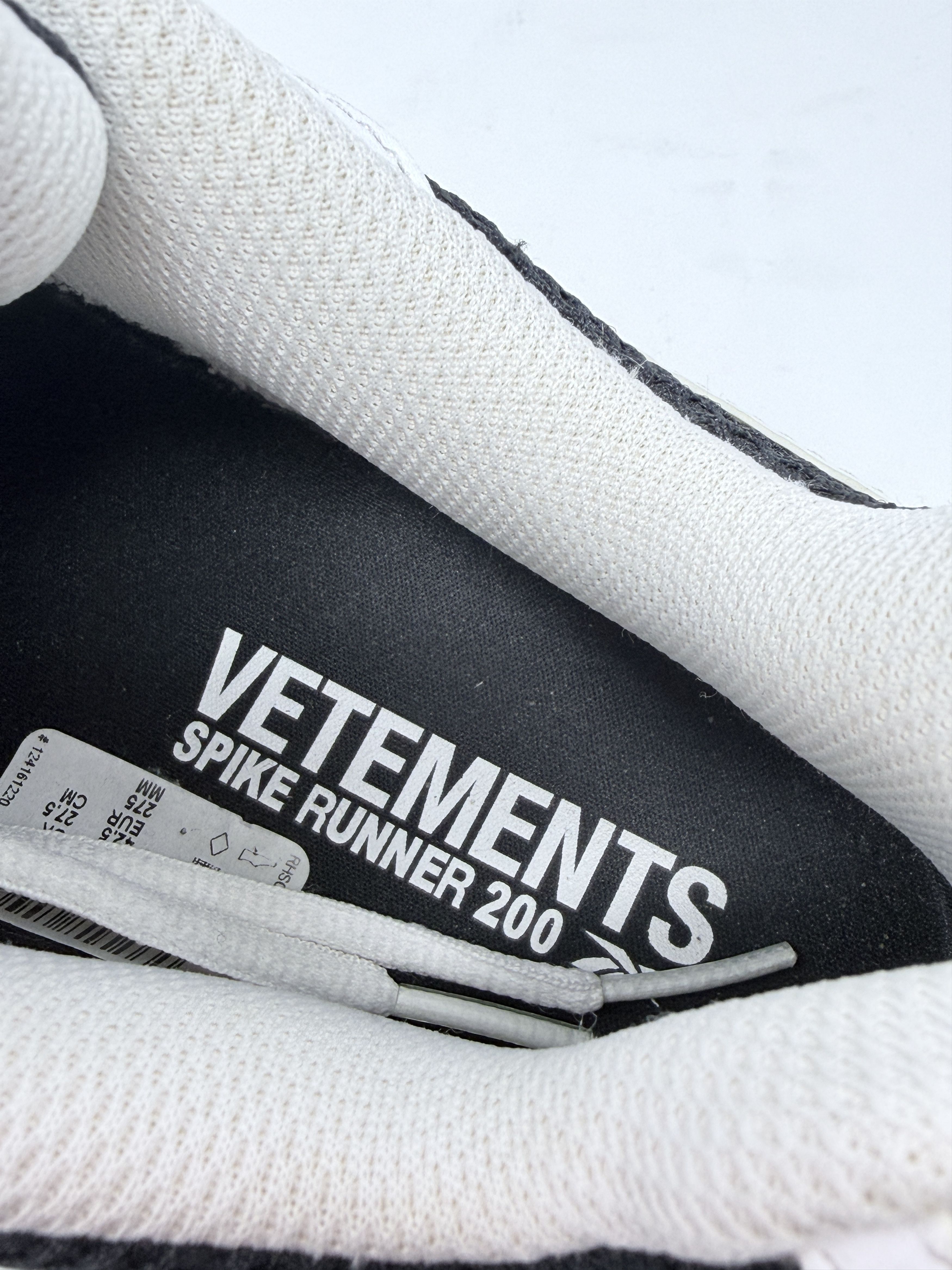 Reebok × Vetements Vetements Reebok Spike Runner 200 Black White Size US 9.5 / EU 42-43 - 8 Thumbnail