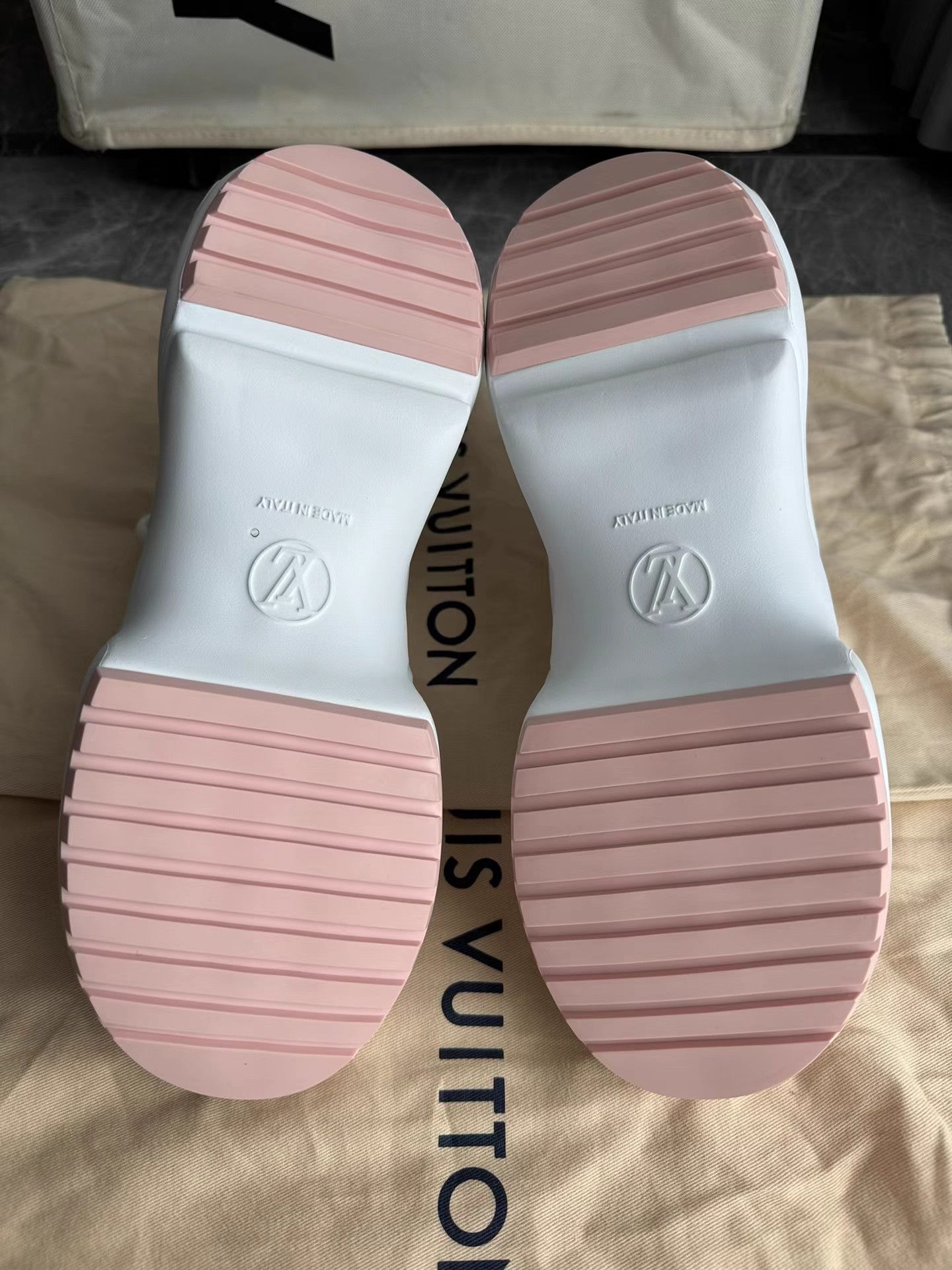 Louis Vuitton LV Louis Vuitton Archlight Denim Sneakers K6 Size US 7 / IT 37 - 6 Thumbnail