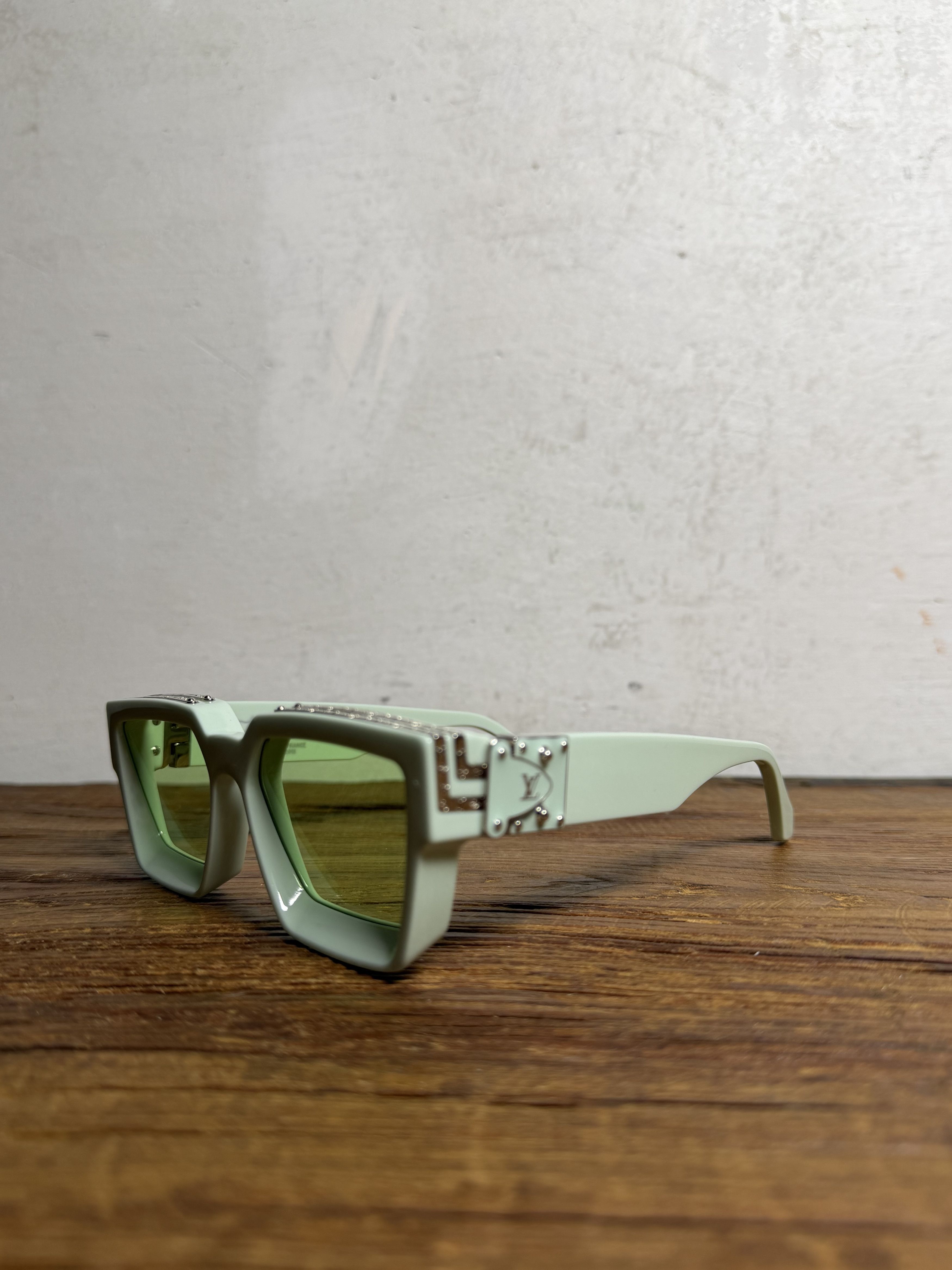 Louis Vuitton Louis Vuitton 1.1 Millionaires Sunglasses Pale Green Size ONE SIZE - 2 Thumbnail