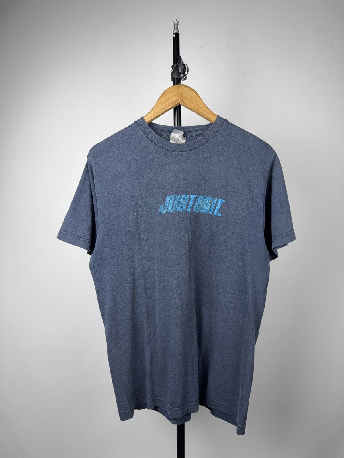 Nike 90s Nike Just Do It Faded Vintage Style Graphic Sports Tee Size US M / EU 48-50 / 2 - 1 Thumbnail