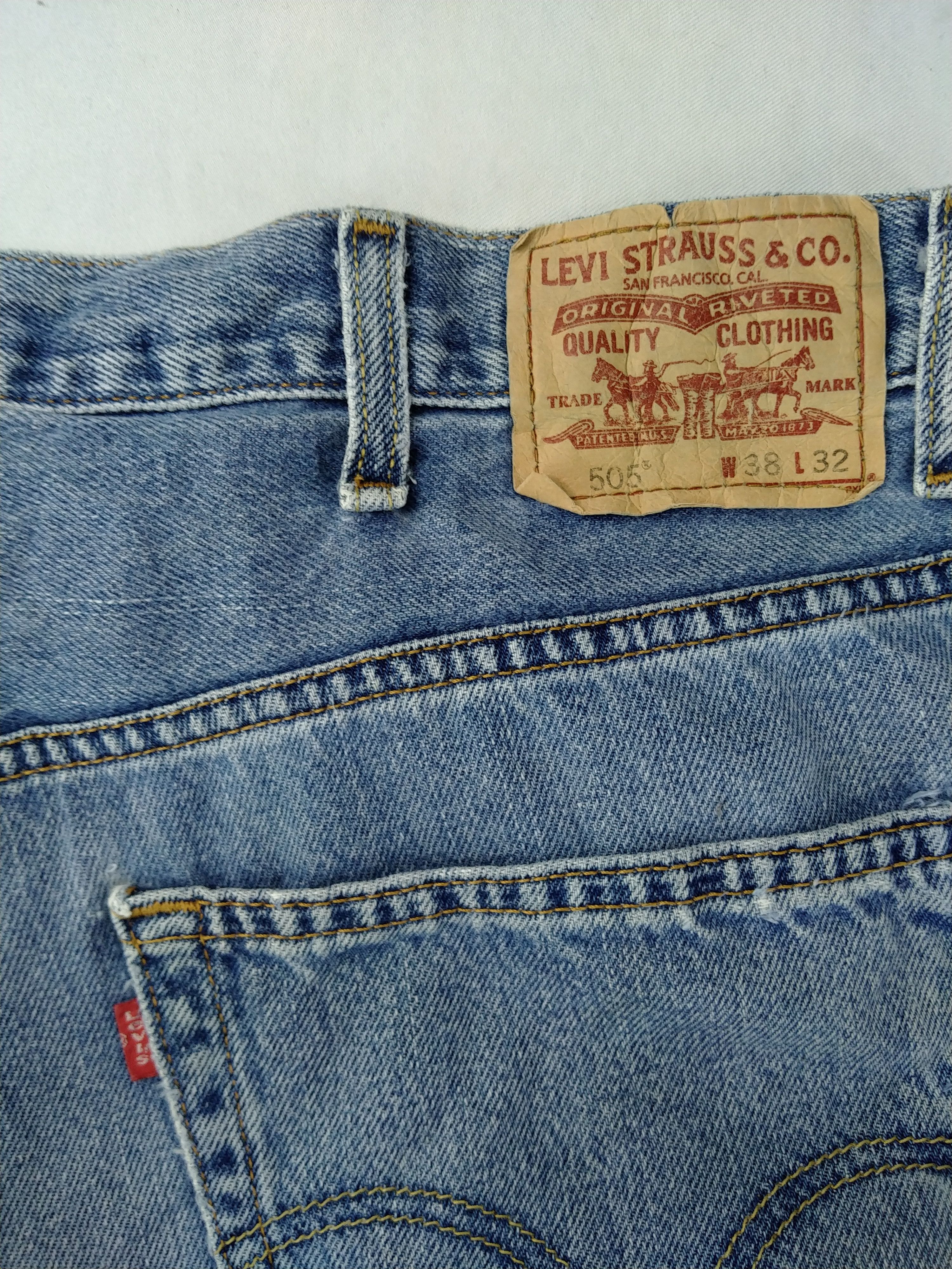 Levi's BlueVintage Levi's 505 Regular Fit Denim 37 x 31.5 -JN641 Size US 37 - 9 Thumbnail
